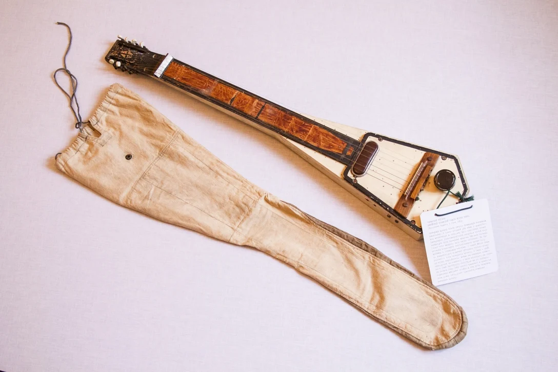 Obrázek Havajská kytara T. O. White Bone