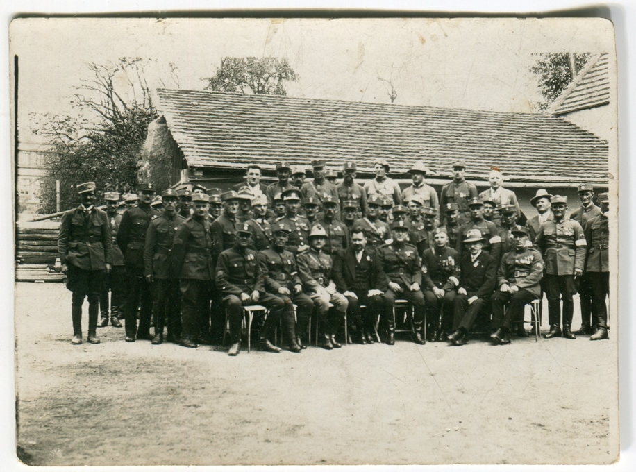 Náhledový obrázek Skupinová fotografie legionářů - 1