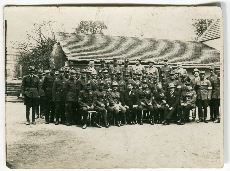 Náhledový obrázek předmětu Skupinová fotografie legionářů