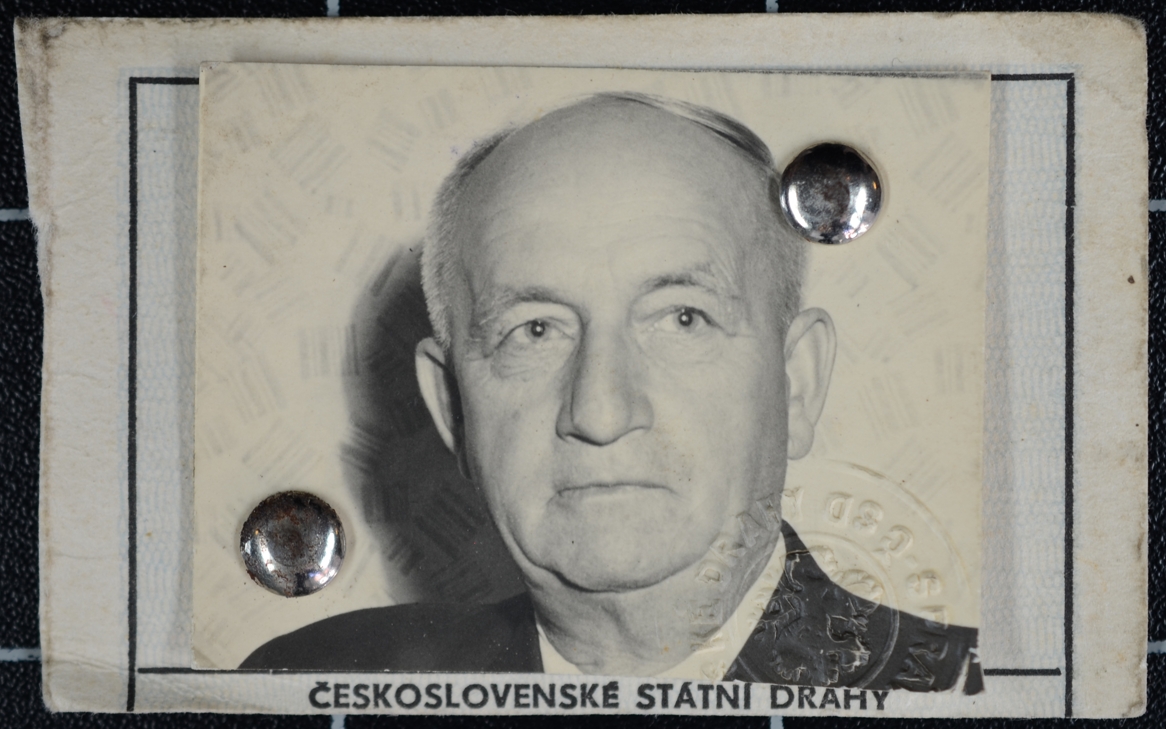 Náhledový obrázek Fotografie Josefa Semráda z legitimace ČSD - 1