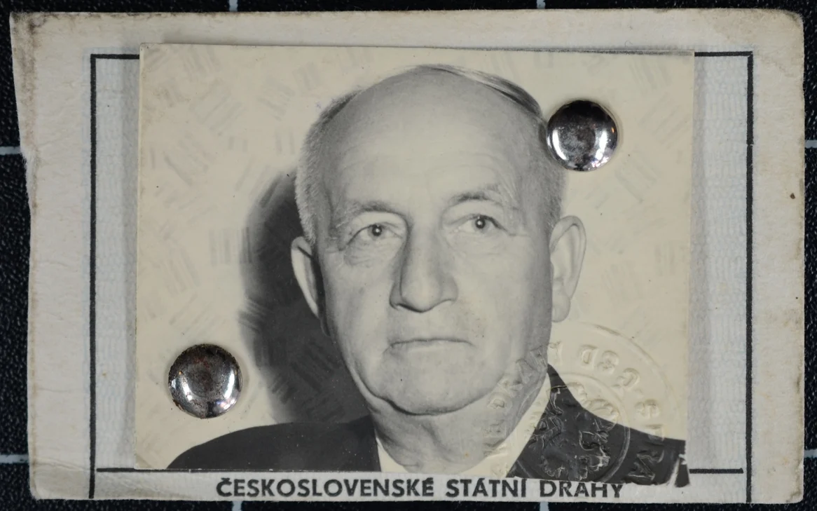 Náhledový obrázek předmětu Fotografie Josefa Semráda z legitimace ČSD