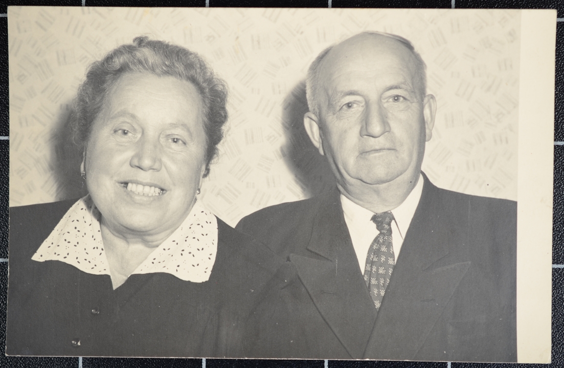 Náhledový obrázek Portrétní fotografie Josefa Semráda s manželkou - 1