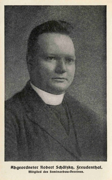 Náhledový obrázek Pohlednice s portrétní fotografií představitele spolku na podporu výstavby arcibiskupského chlapeckého semináře v Bruntále - 1