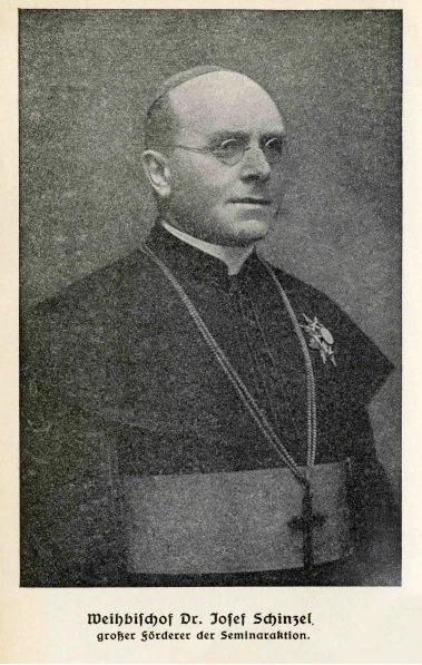 Náhledový obrázek předmětu Pohlednice s portrétní fotografií představitele spolku na podporu výstavby arcibiskupského chlapeckého semináře v Bruntále