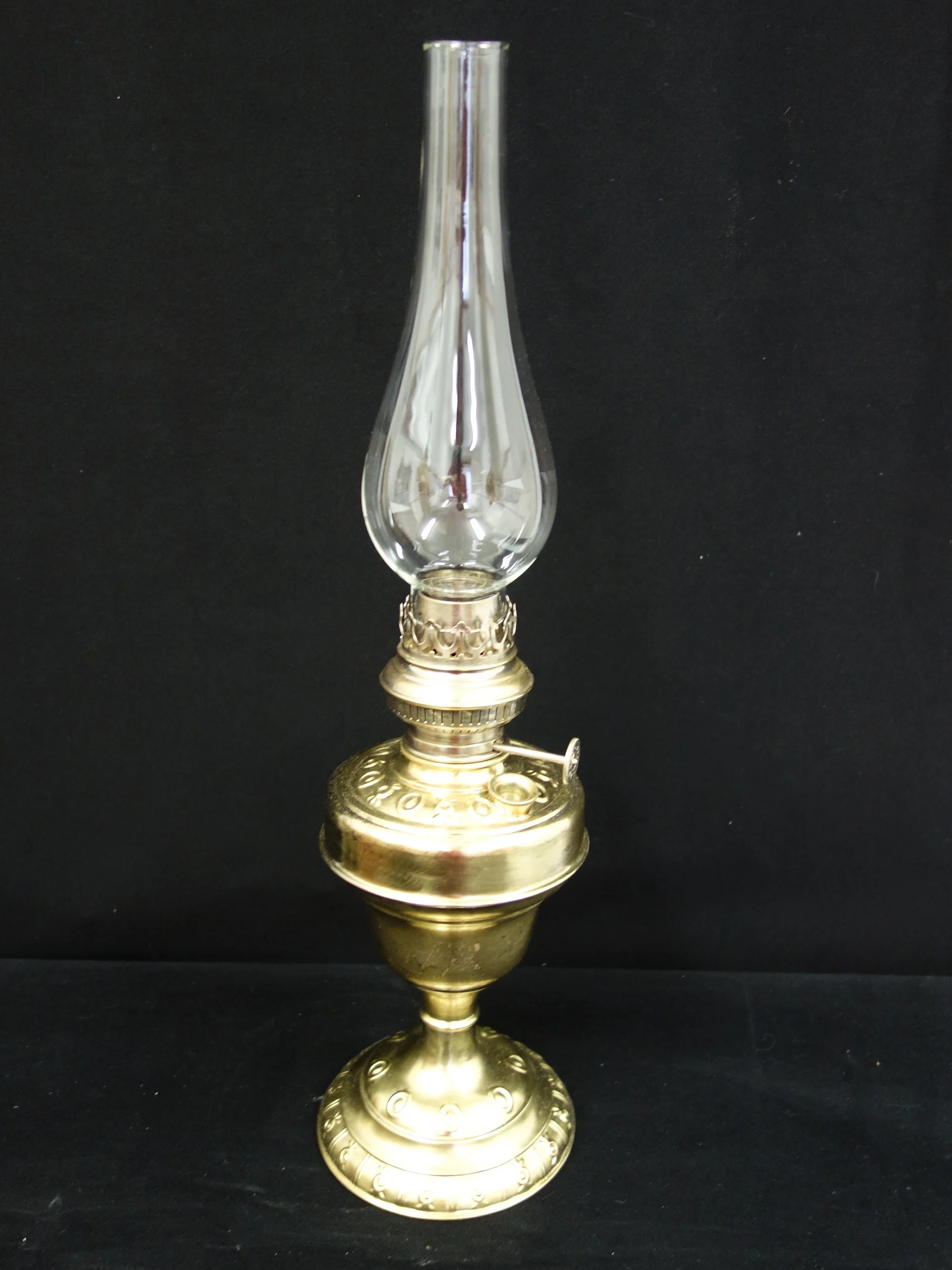 Náhledový obrázek předmětu Stolní petrolejová lampa