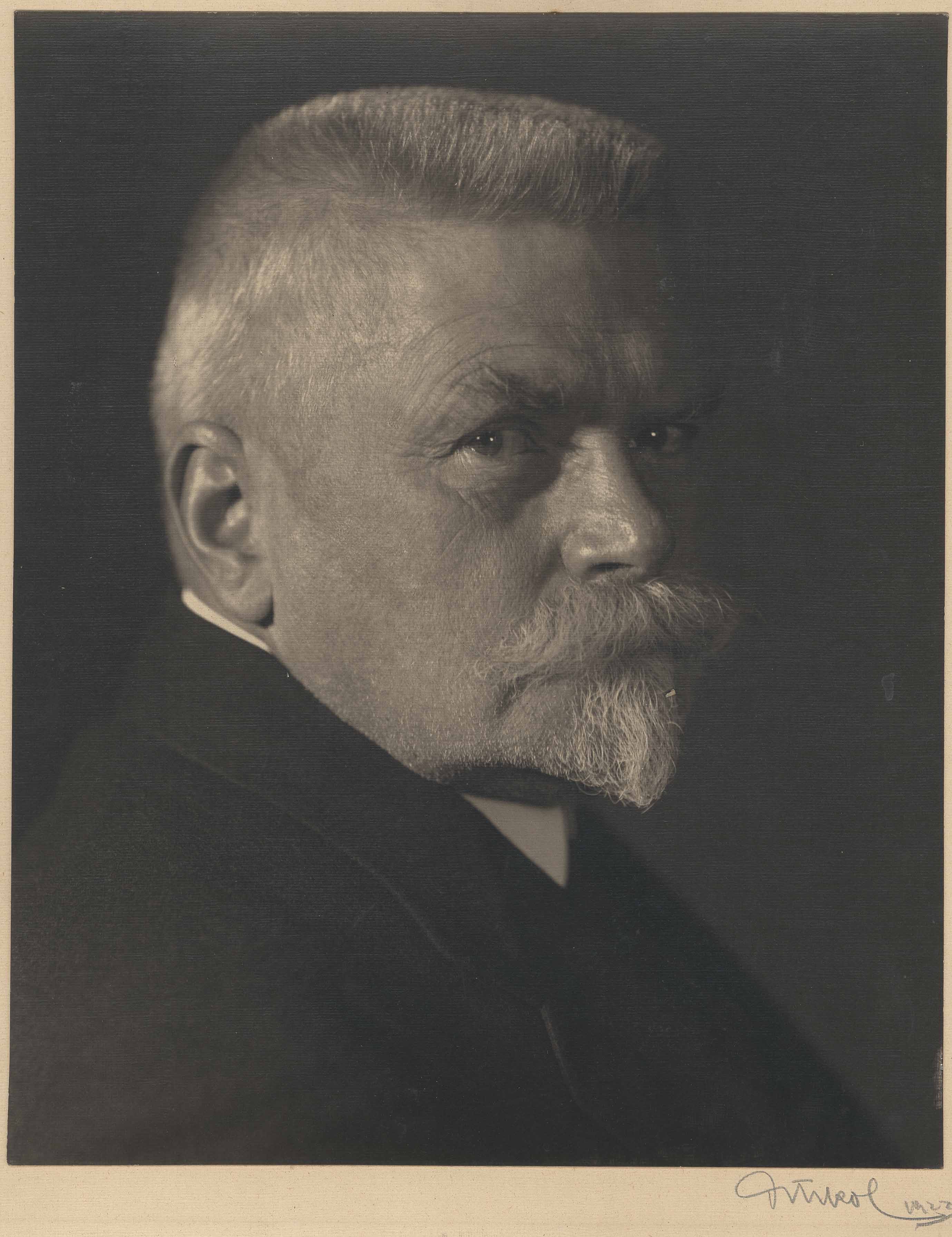 Náhledový obrázek Fotografický portrét Karla Kramáře - 1