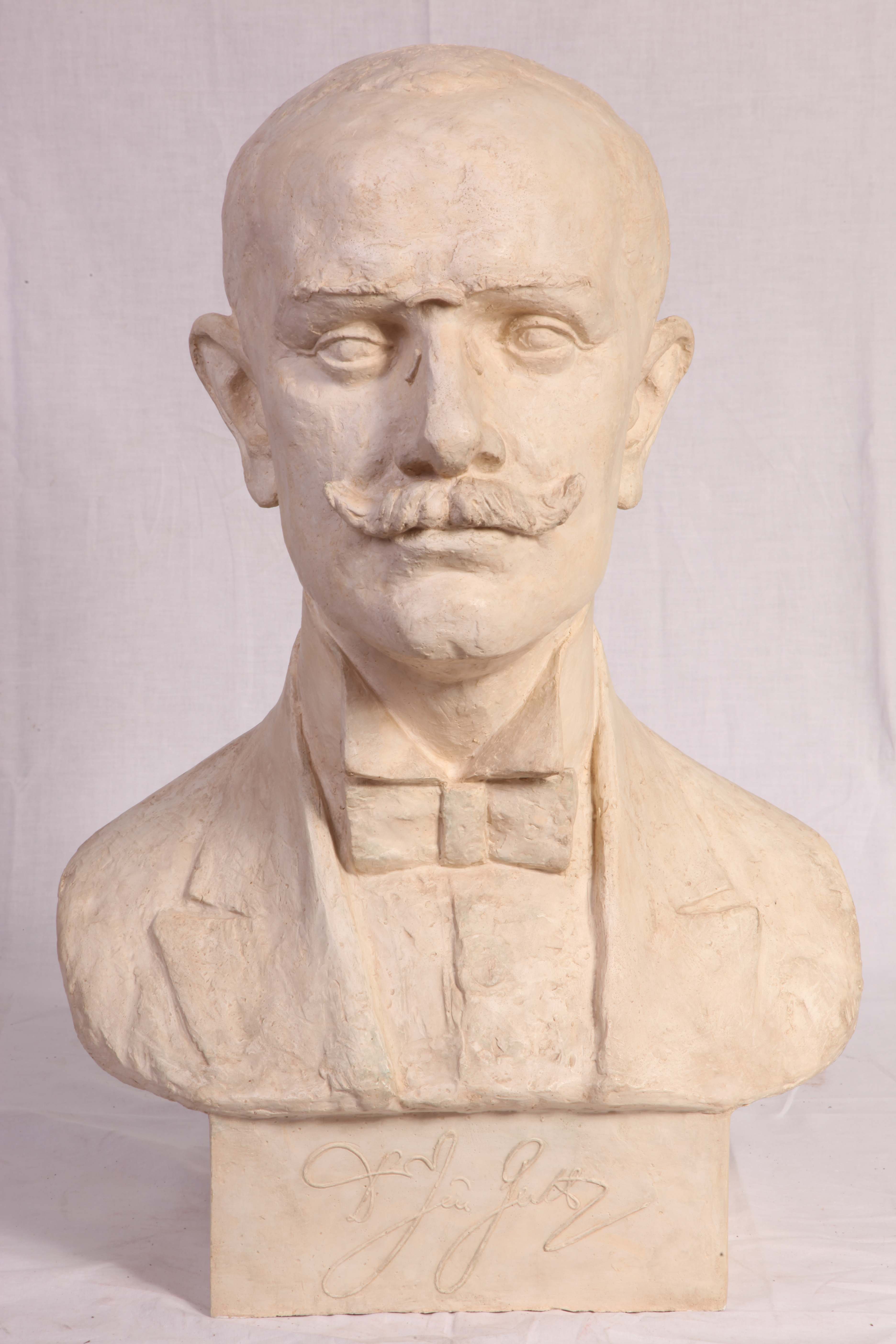 Náhledový obrázek Busta Jiřího Stanislava Gutha-Jarkovského - 1
