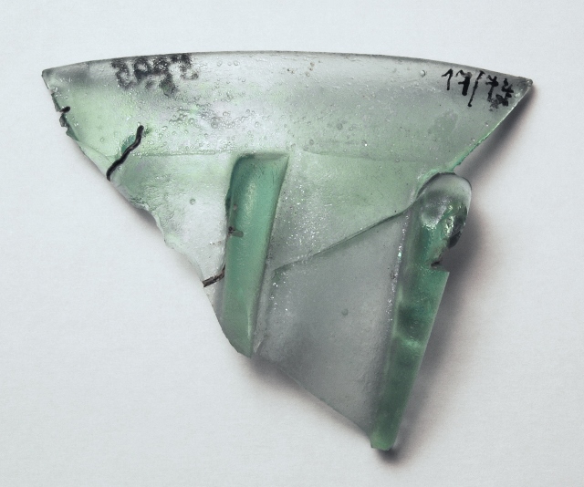 Náhledový obrázek Fragment okraje mělké misky - 1