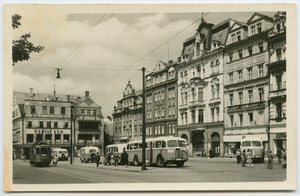 Náhledový obrázek Liberec - Sokolovské náměstí od arciděkanského chrámu ´Liberec - Část náměstí T. G. Masaryka.´ - 1