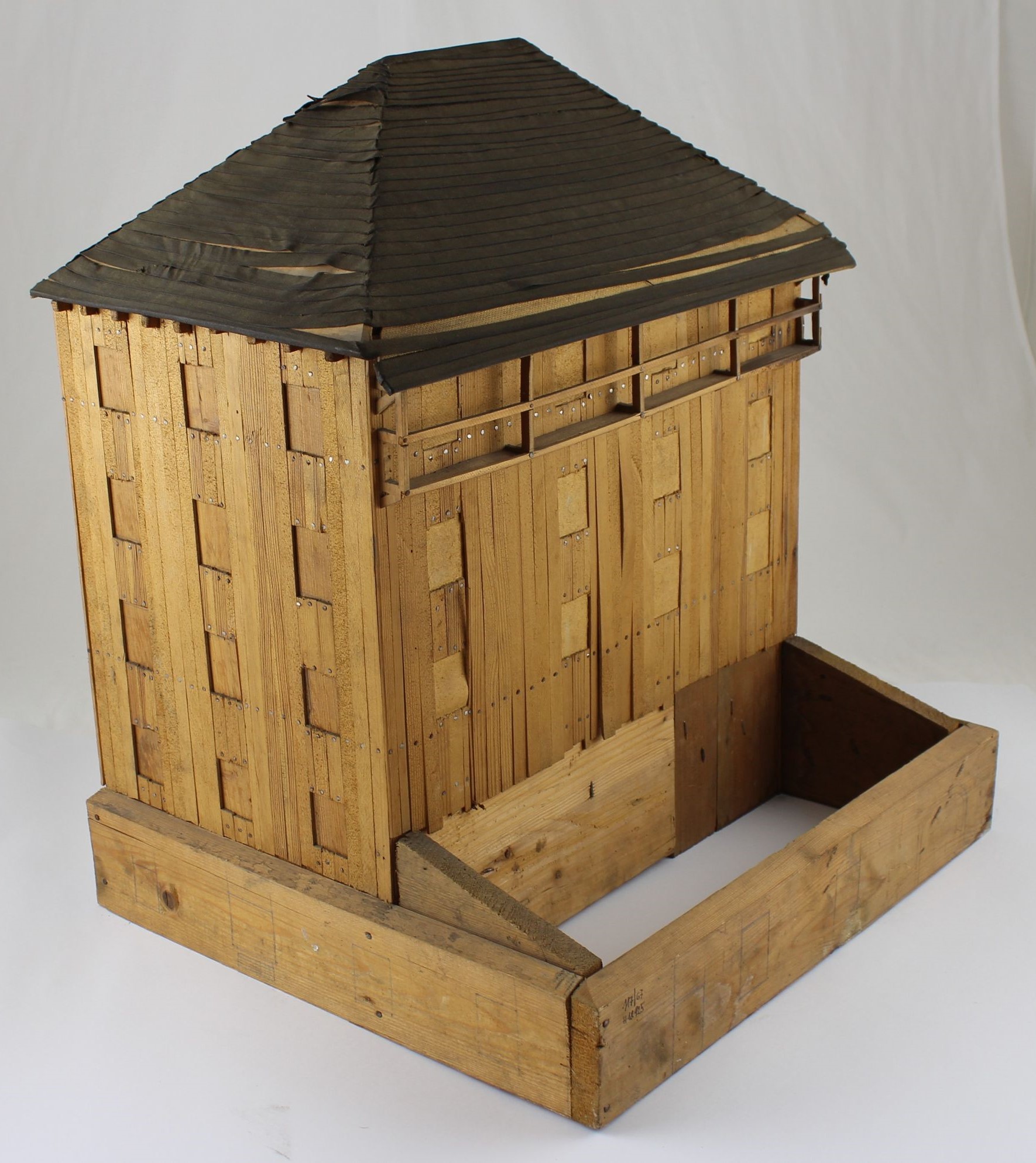 Náhledový obrázek Model sušárny - 1