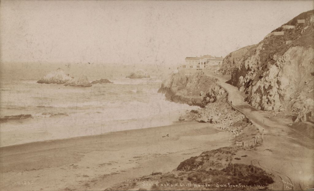 Náhledový obrázek Útesy Seal Rocks s domem Cliff House - 1
