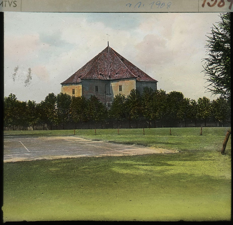 Náhledový obrázek Obora Hvězda - 1