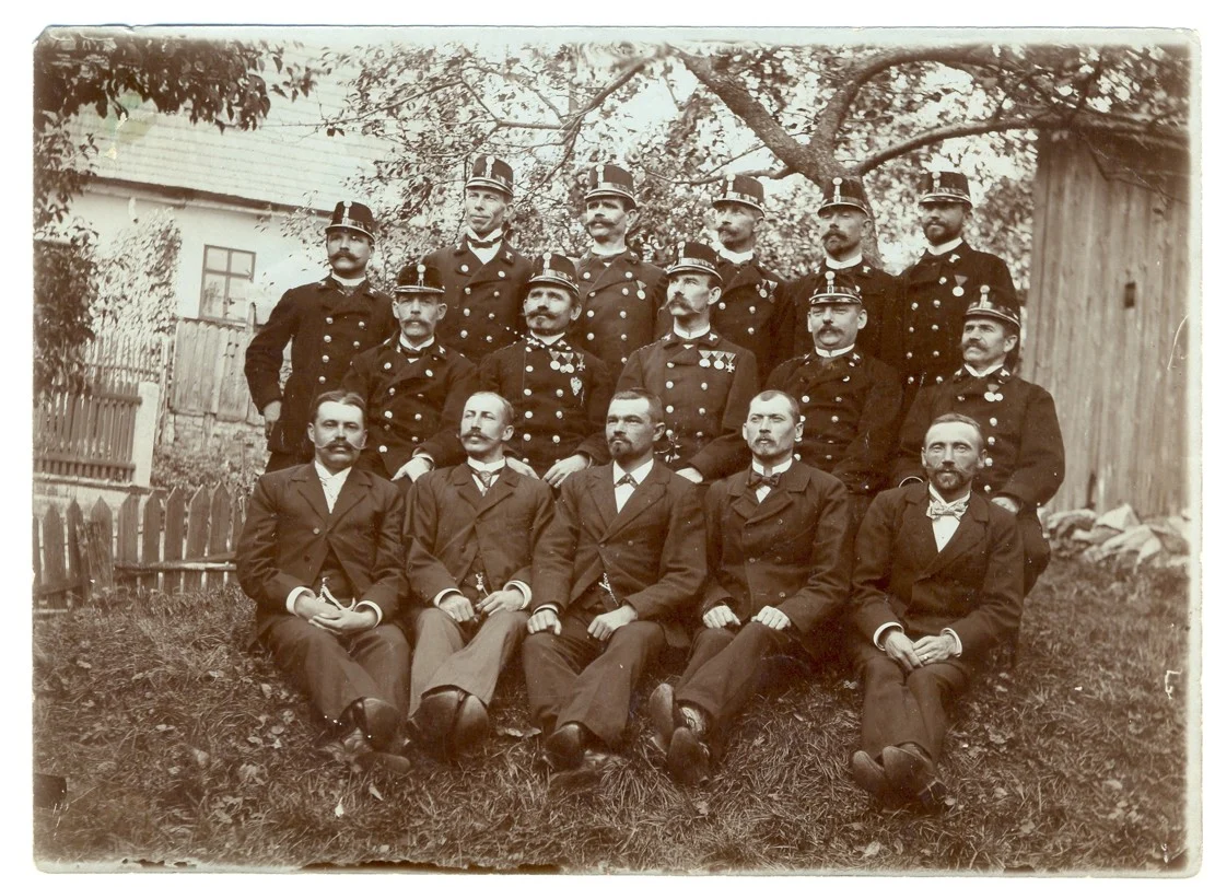 Náhledový obrázek předmětu Fotografie poštovních zaměstnanců ve služebních uniformách