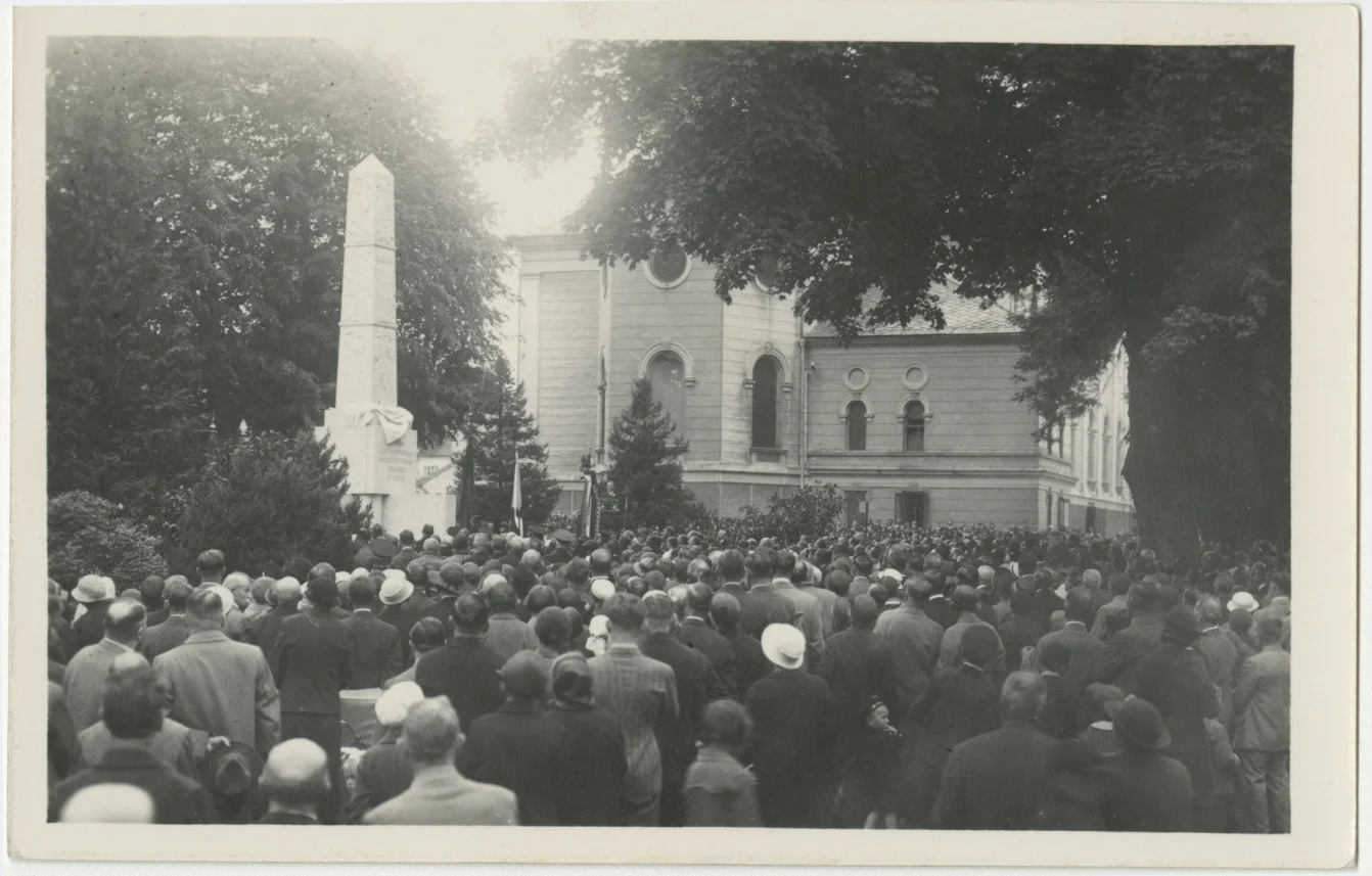 Náhledový obrázek předmětu Slavnostní odhalení pomníku obětem I. světové války v Jeseníku (1935)