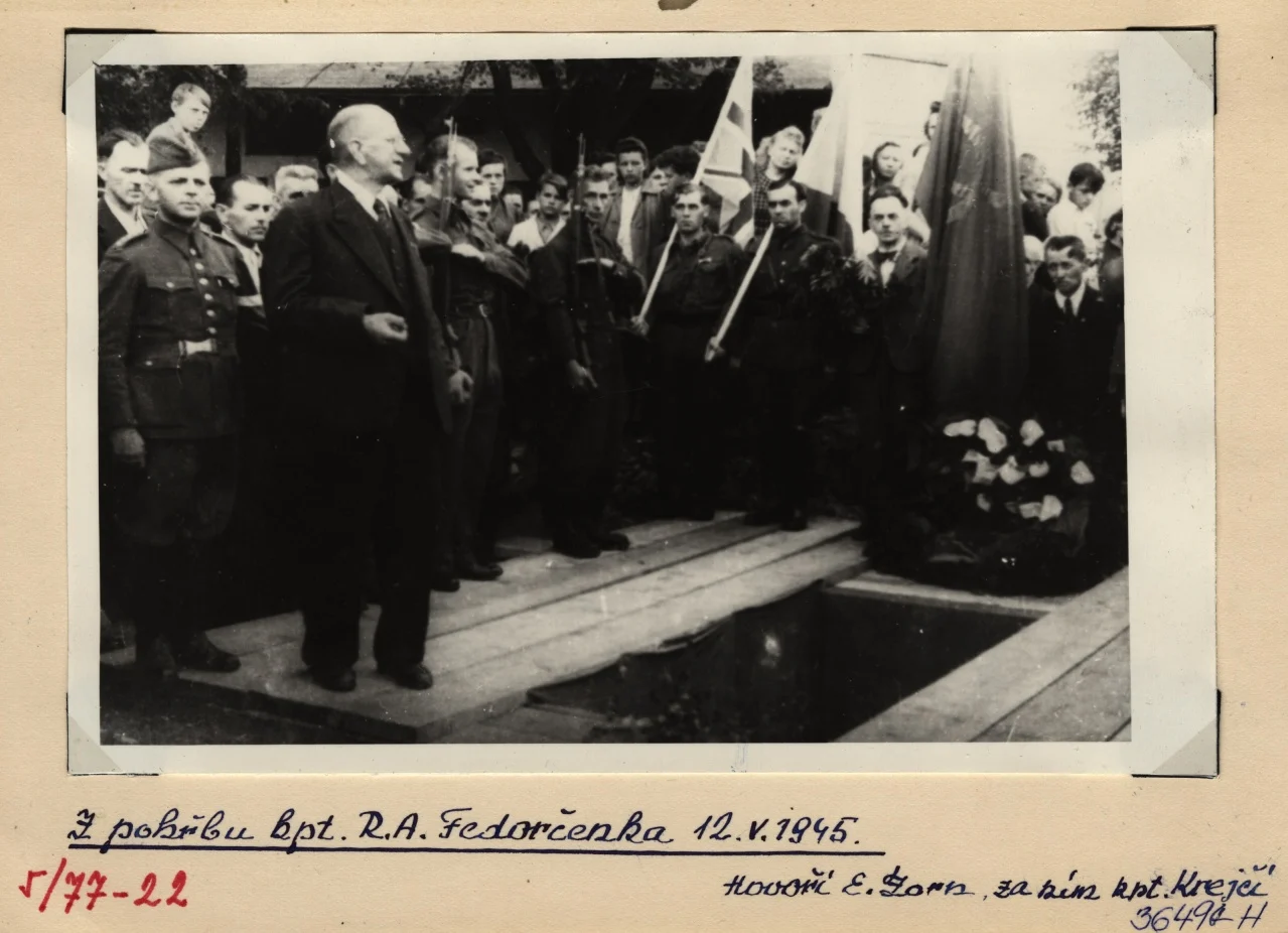 Náhledový obrázek předmětu Pohřeb ruského kapitána Fedorčenka v Jeseníku (1945)