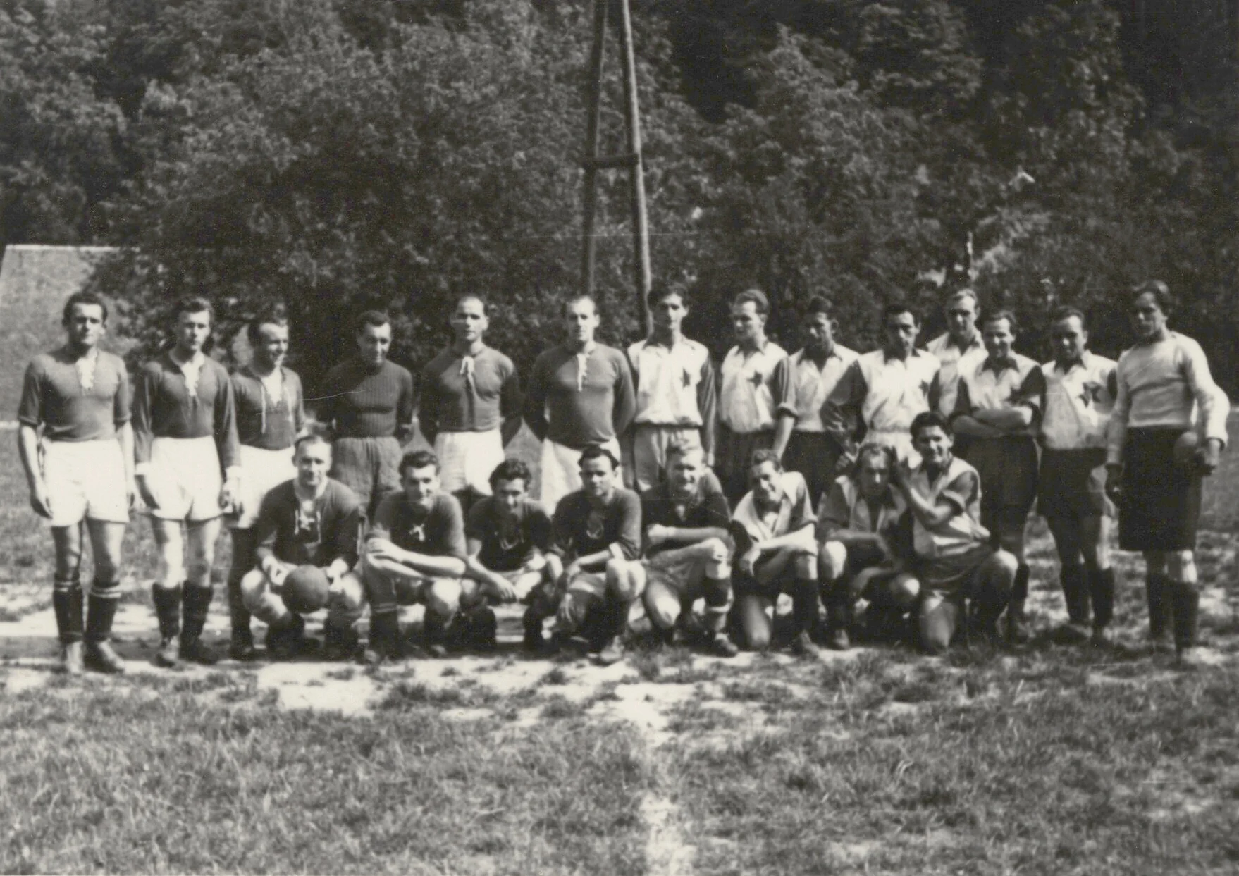 Náhledový obrázek předmětu Fotografie jesenických a javornických fotbalistů (50. léta 20. století)