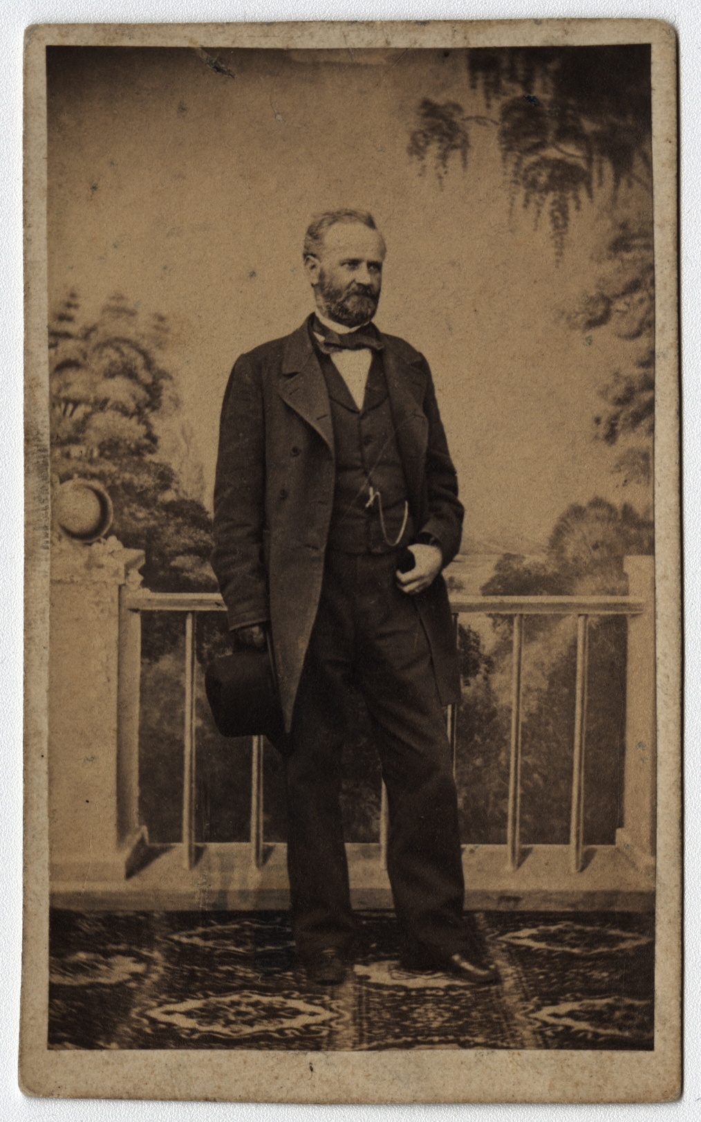 Náhledový obrázek Lékař Josef Schindler (1814-1890) na kabinetní fotografii - 1