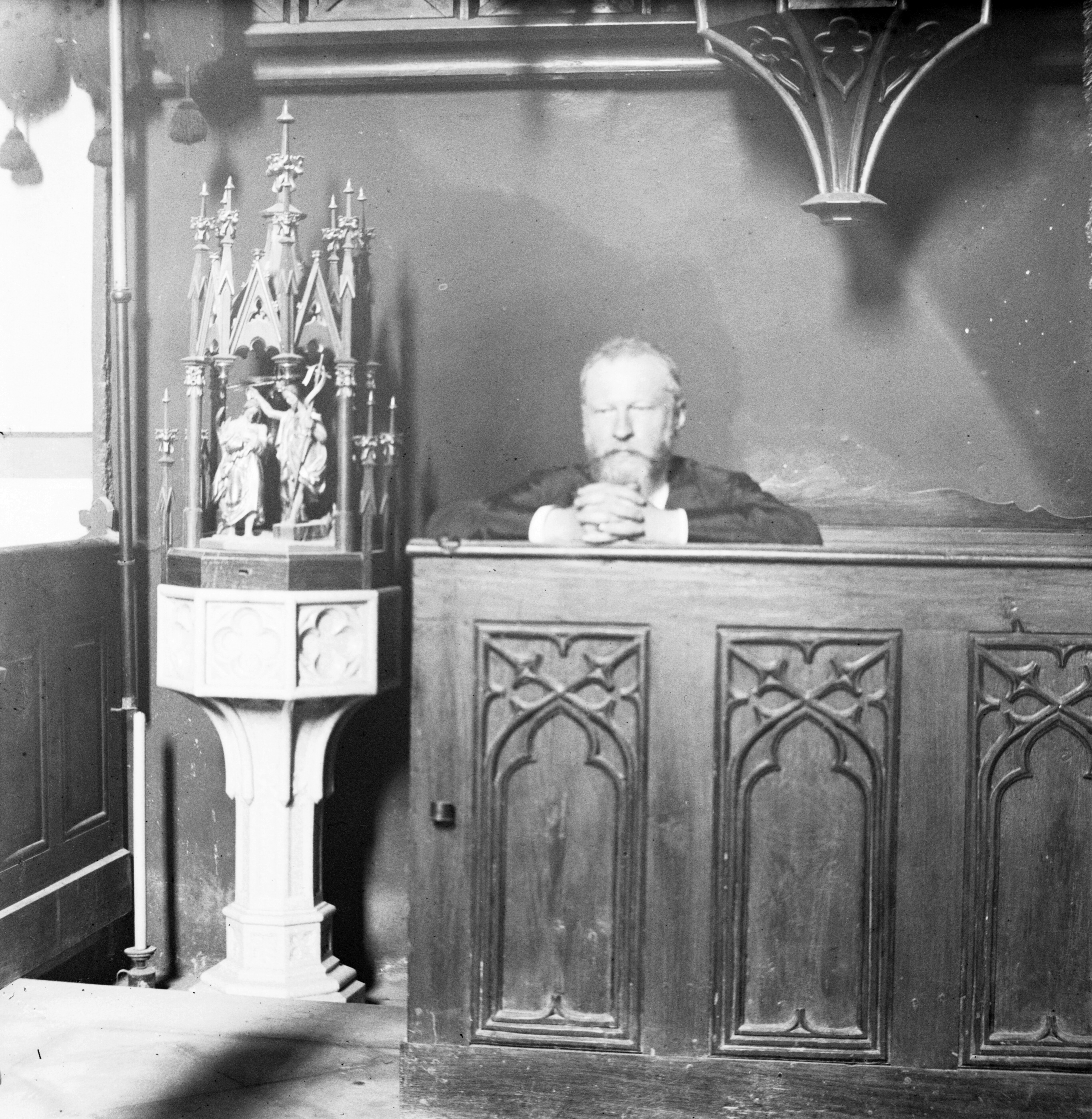 Náhledový obrázek Skleněný stereonegativ:  interiér kostela v Supíkovicích (1900) - 2