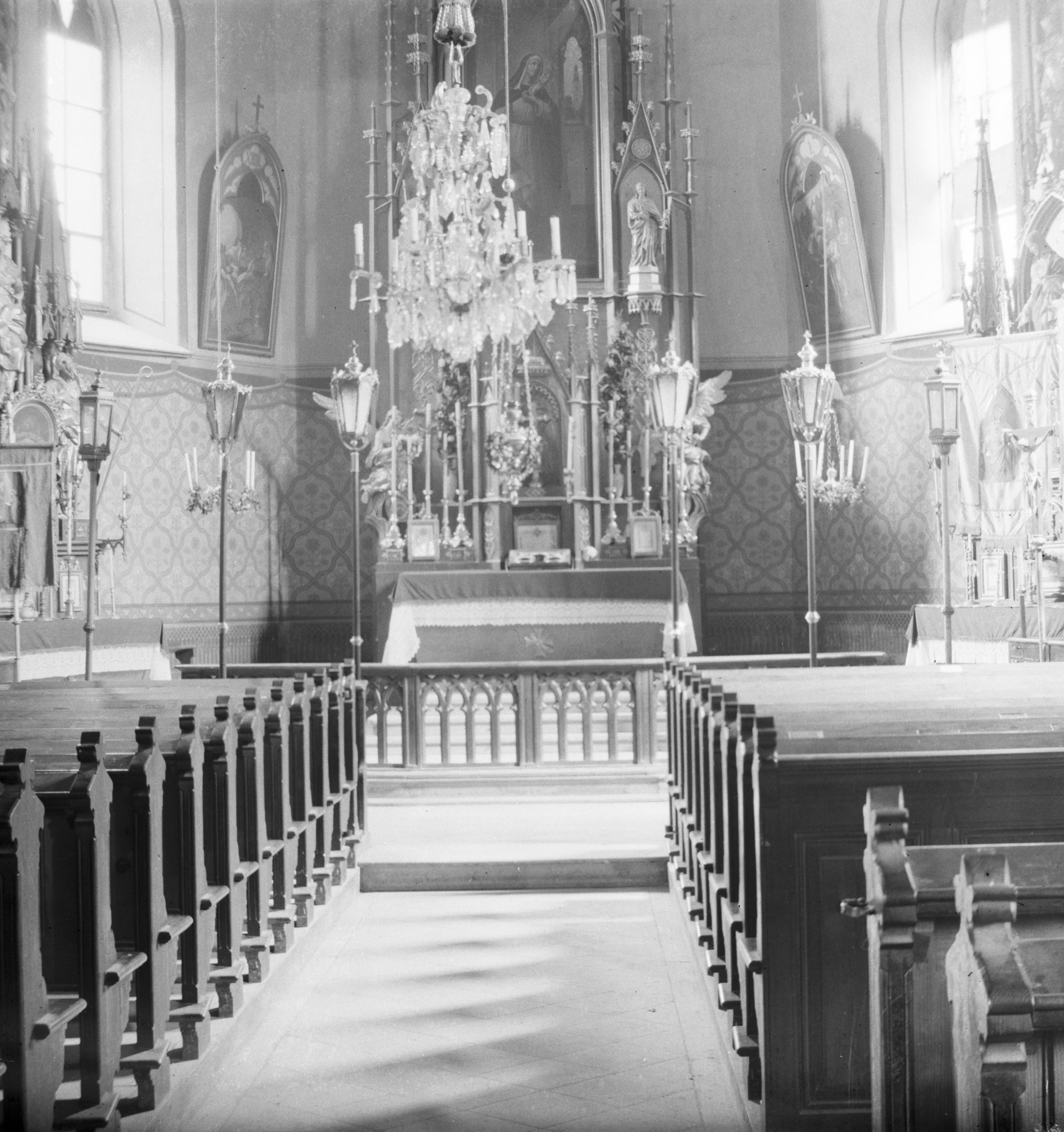 Náhledový obrázek Skleněný stereonegativ: interiér farního kostela sv. Hedviky v Supíkovicích (1898) - 2