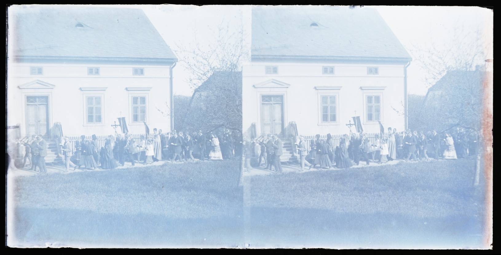 Náhledový obrázek Skleněný stereonegativ: prosebné procesí v Supíkovicích (1900) - 2