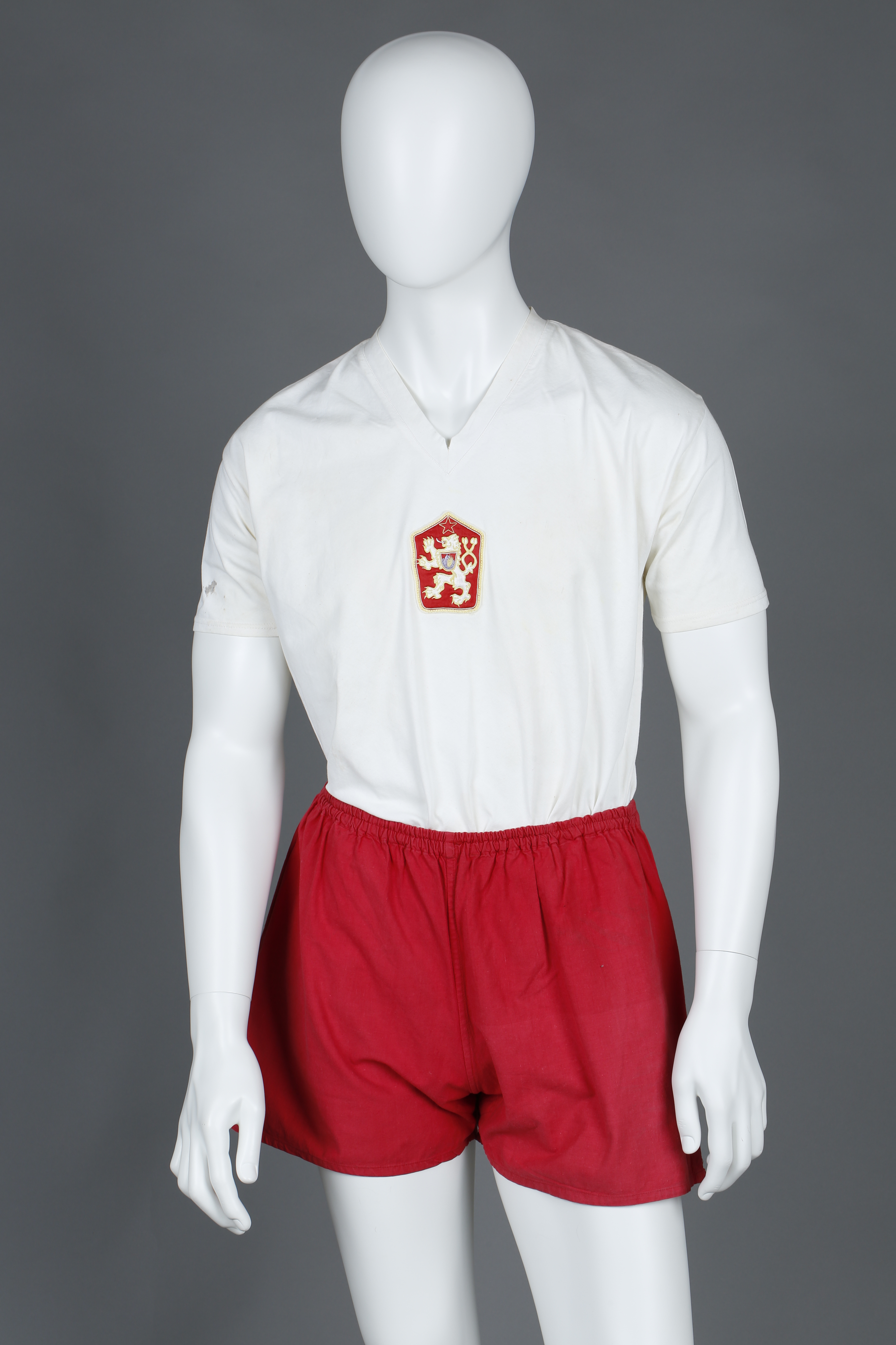 Náhledový obrázek Fotbalový reprezentační dres z roku 1962 - 6
