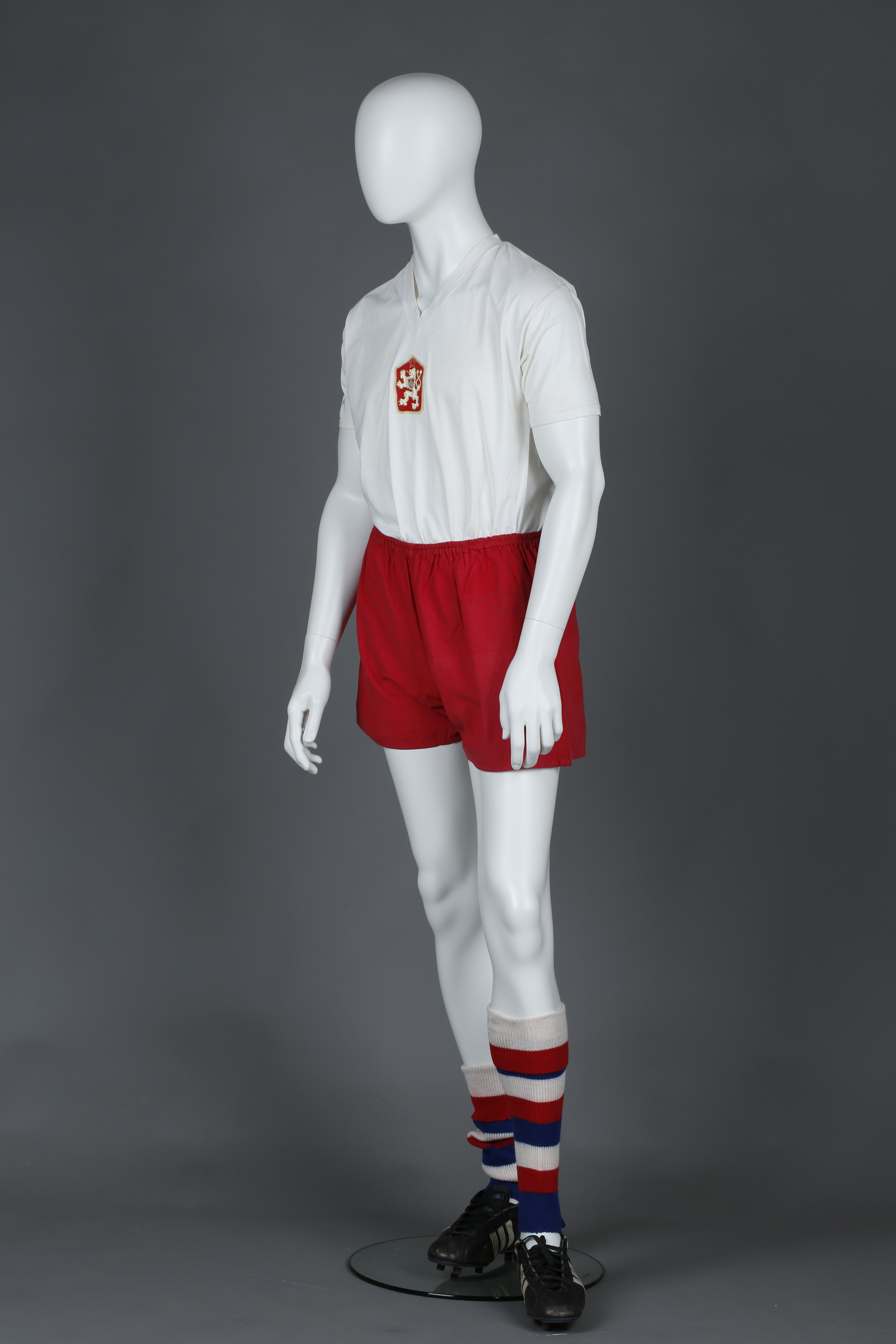 Náhledový obrázek Fotbalový reprezentační dres z roku 1962 - 3