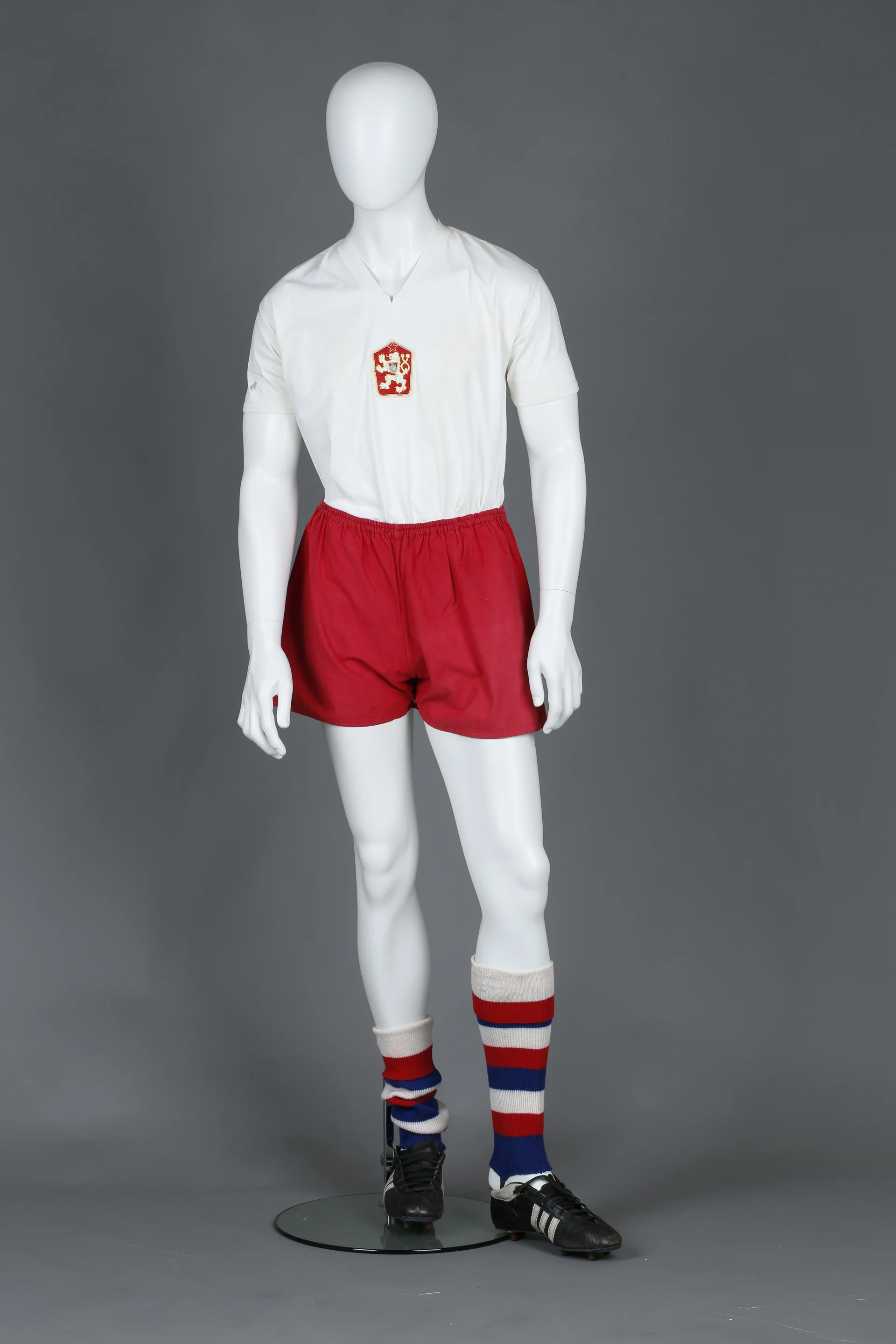 Náhledový obrázek předmětu Fotbalový reprezentační dres z roku 1962