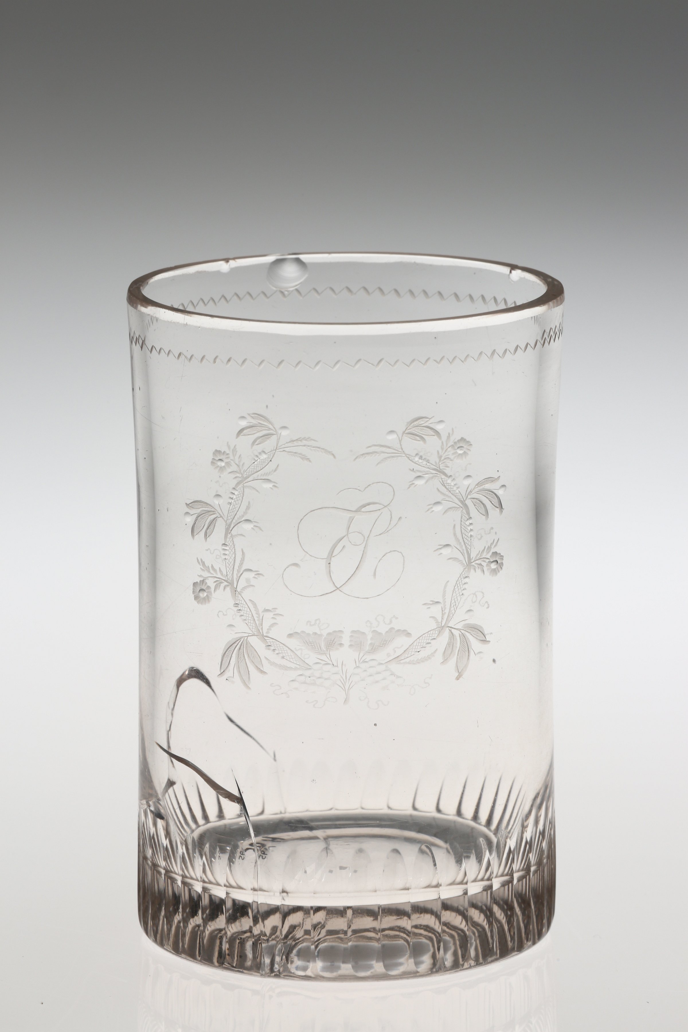 Náhledový obrázek Číše s monogramem J.E. - 1