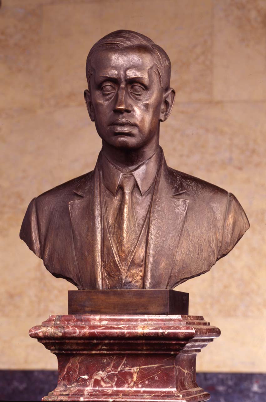 Náhledový obrázek Karel Čapek - busta v Pantheonu - 1