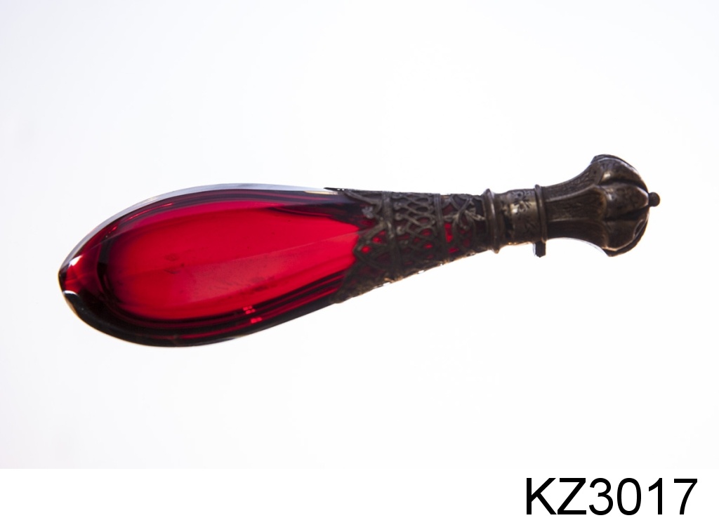 Náhledový obrázek Flakon z rubínového skla - 1