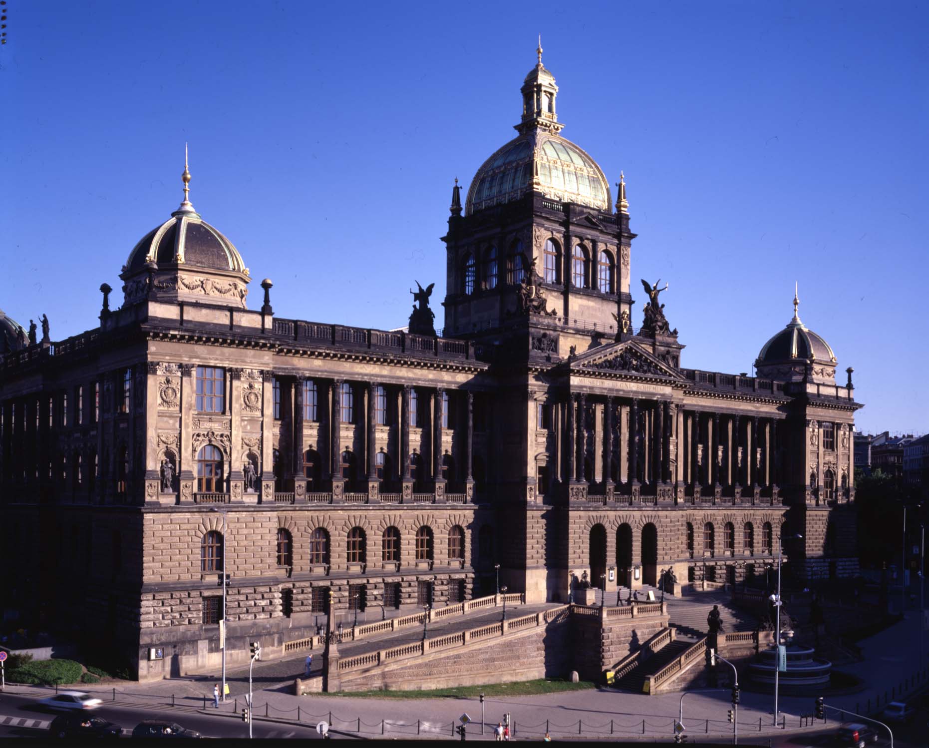 Náhledový obrázek Celkový pohled na Národní muzeum - 1