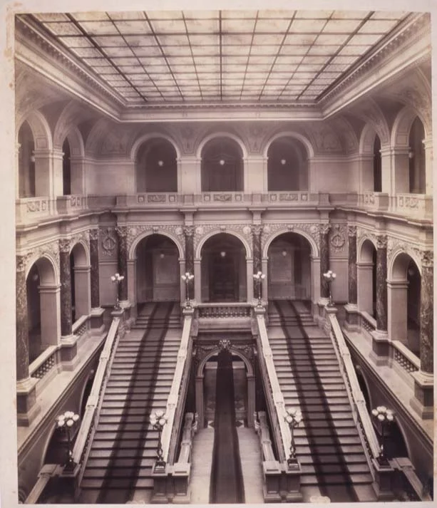 Náhledový obrázek předmětu Hlavní schodiště, fotografie z roku 1891