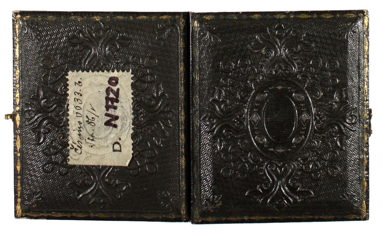 Náhledový obrázek Dáma s knihou - 3