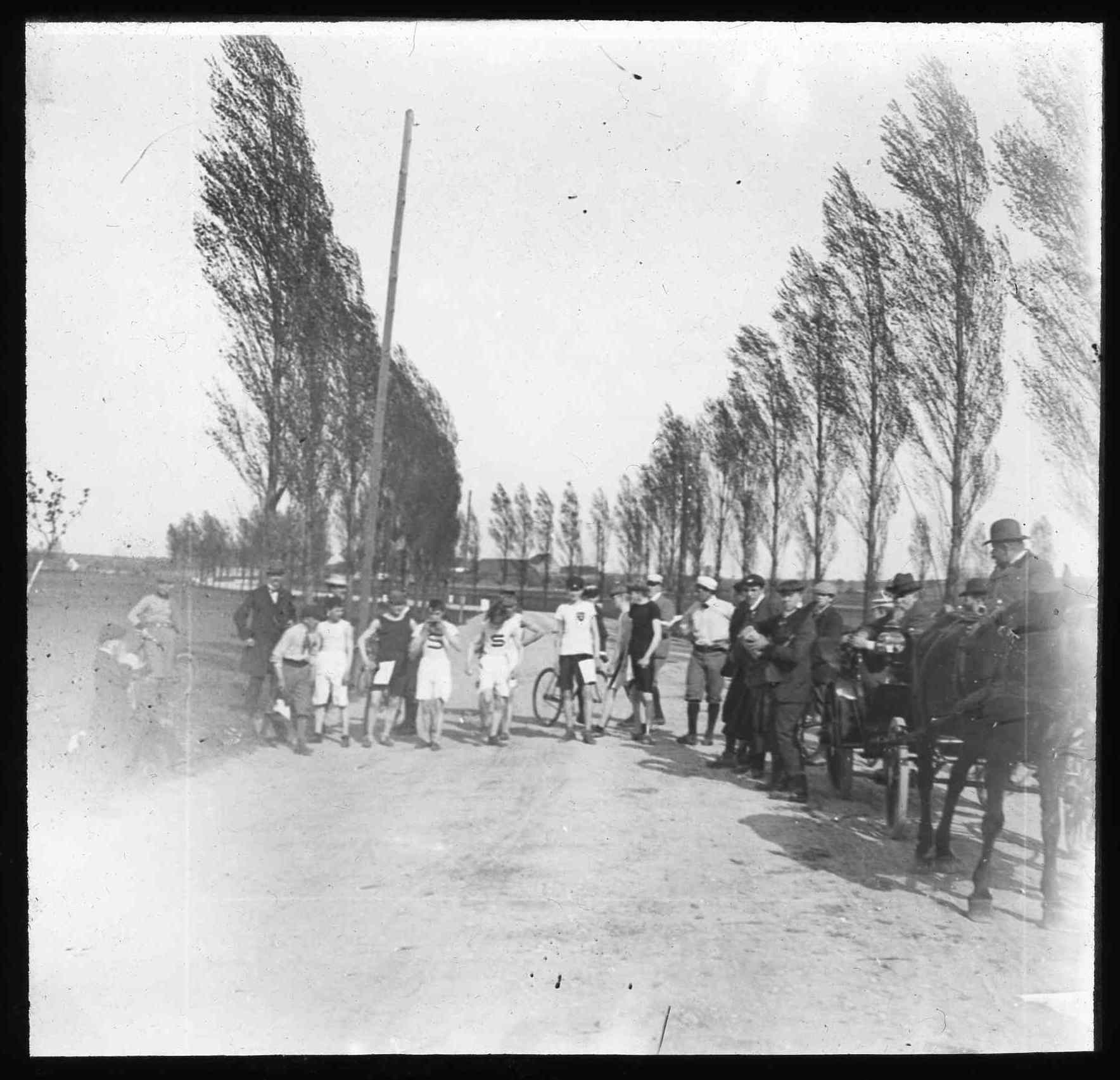 Náhledový obrázek Start závodu v roce 1903 - 1
