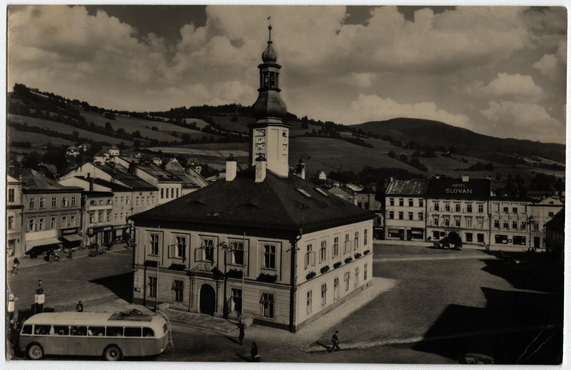 Náhledový obrázek předmětu Masarykovo náměstí  v Jeseníku, 60. léta 20. století (pohlednice)