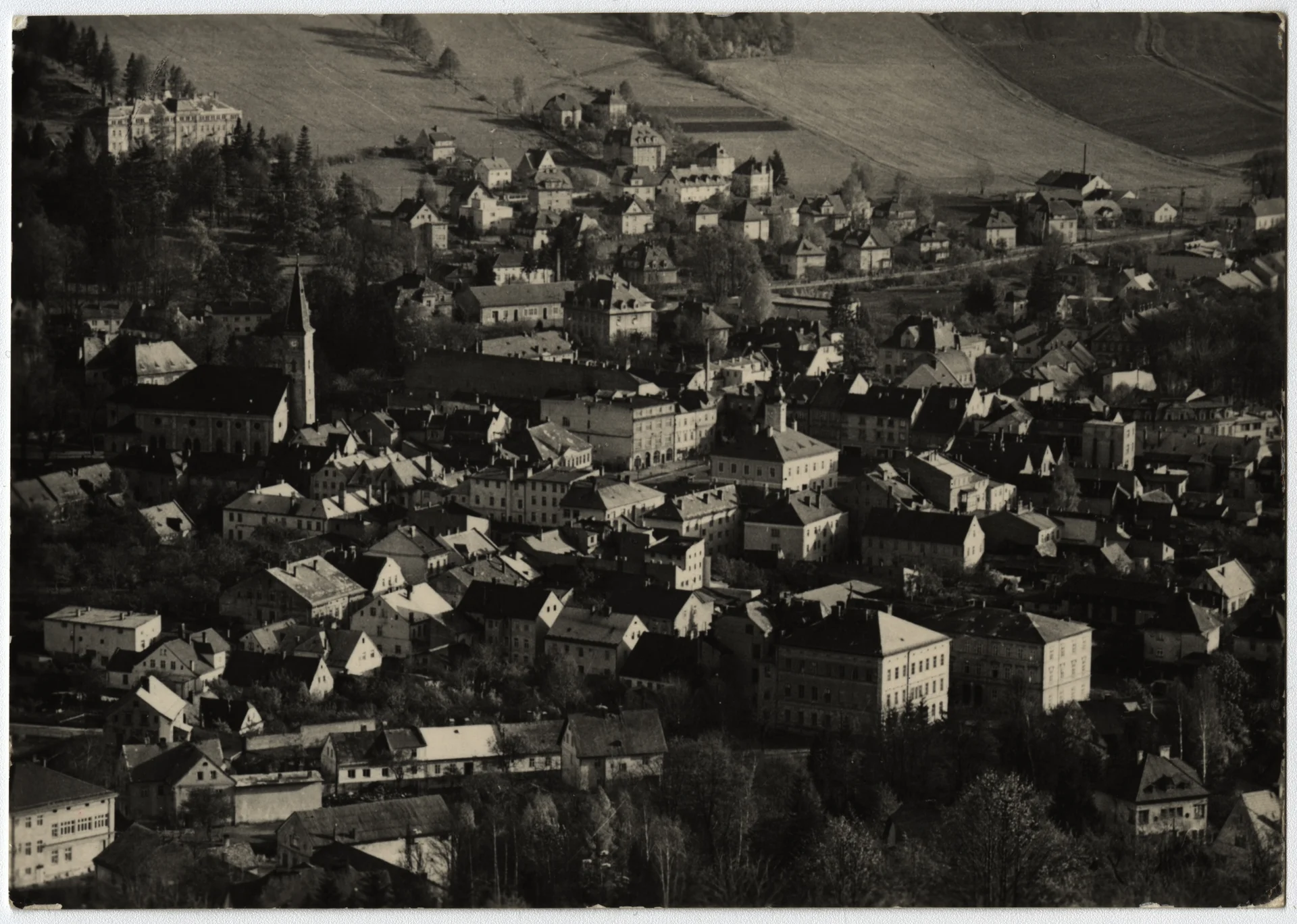 Náhledový obrázek předmětu Masarykovo náměstí  v Jeseníku, 60. léta 20. století (pohlednice)