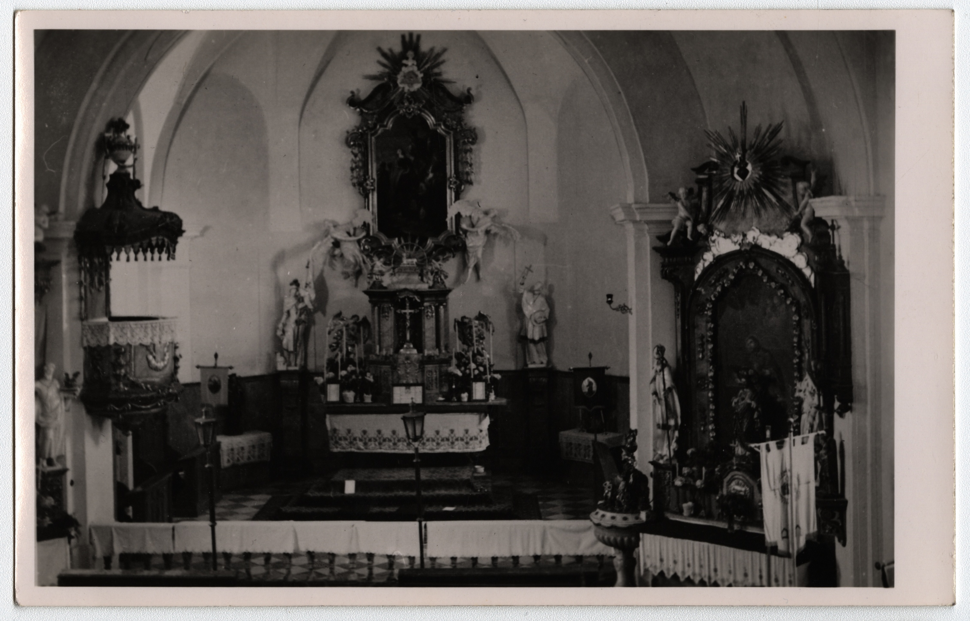 Náhledový obrázek Interiér kostela sv. Filipa ve Vápenné (pohlednice) - 1