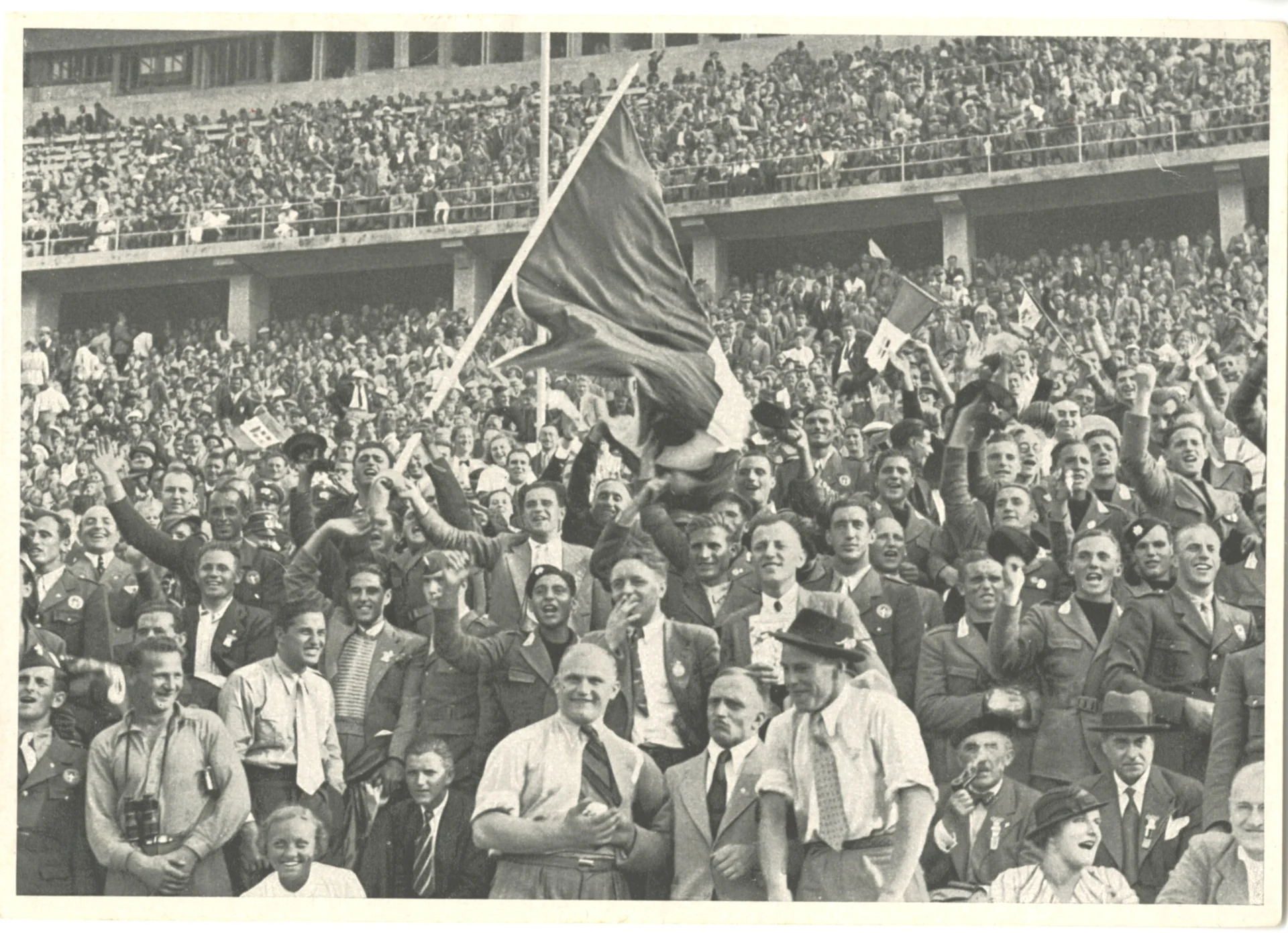 Náhledový obrázek předmětu Diváci na olympijském stadionu