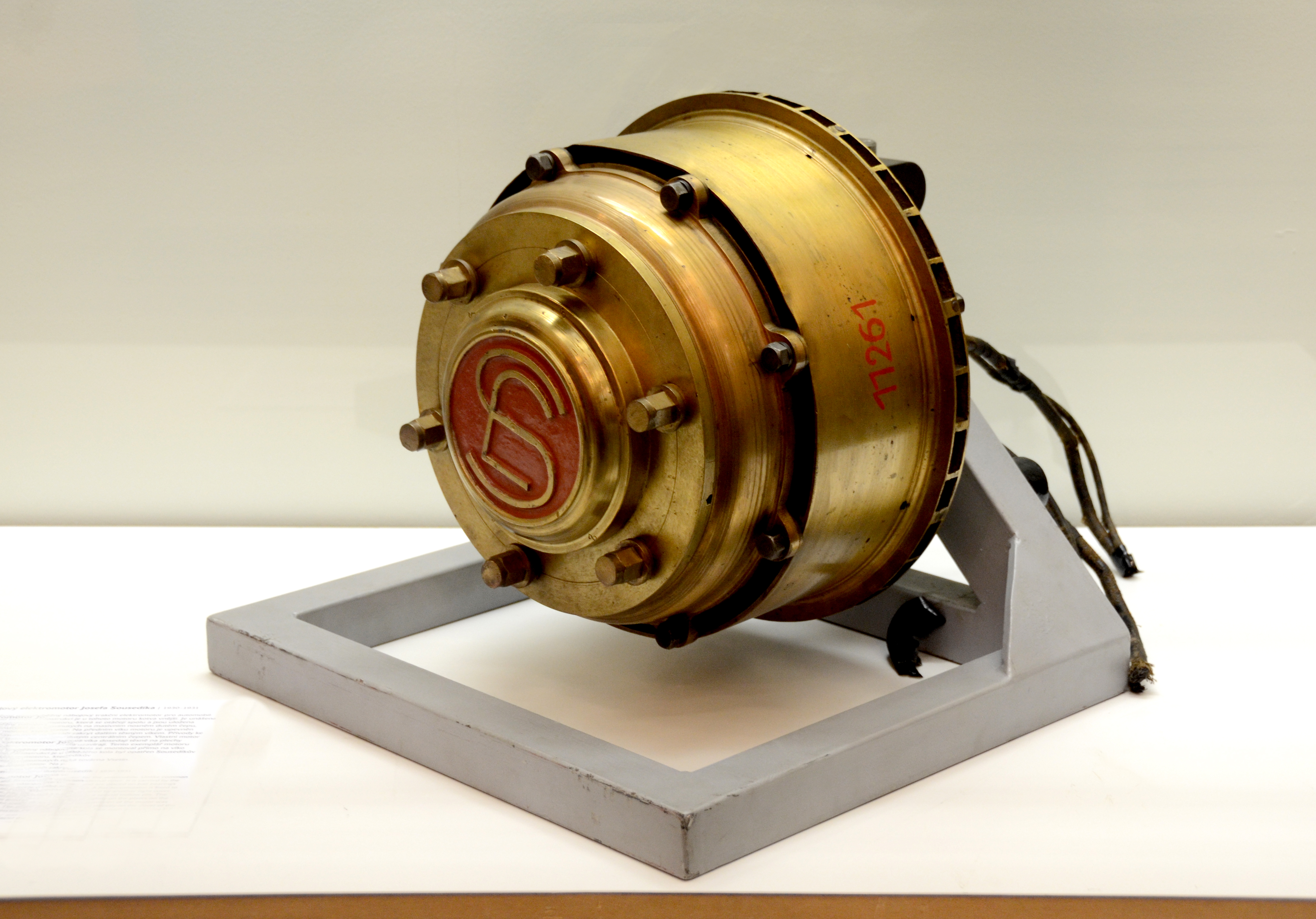 Náhledový obrázek Nábojový elektromotor Josefa Sousedíka - 2
