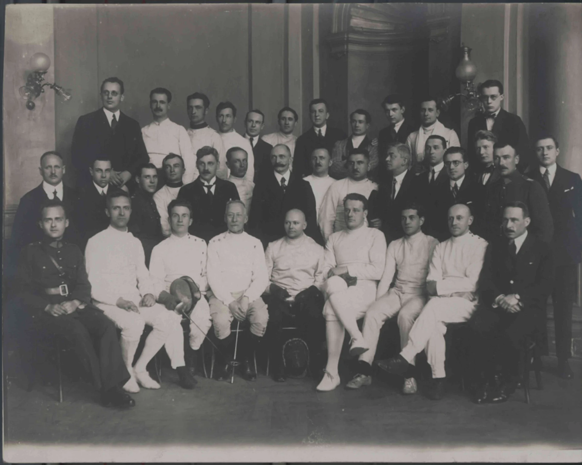 Náhledový obrázek předmětu Závody v šermu klubu Riegel. Praha 1923