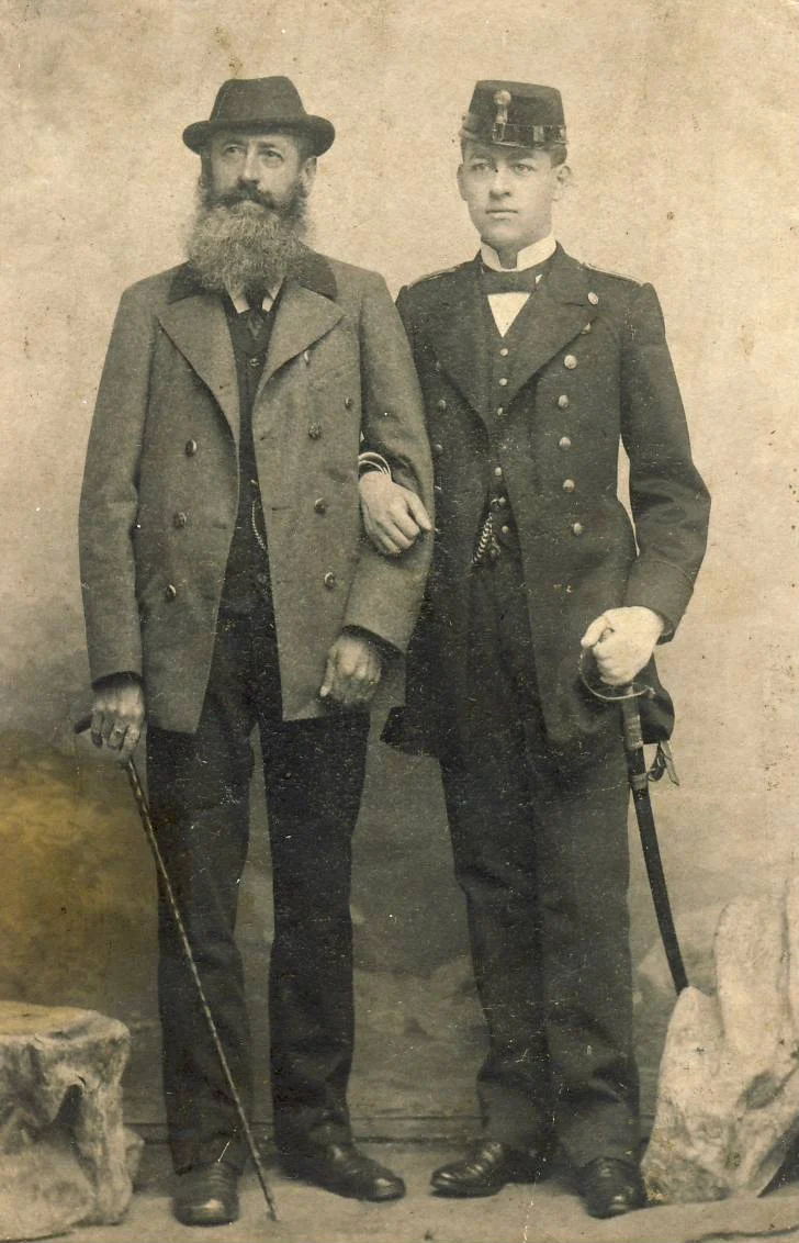 Náhledový obrázek předmětu Staré rodinné foto - muži