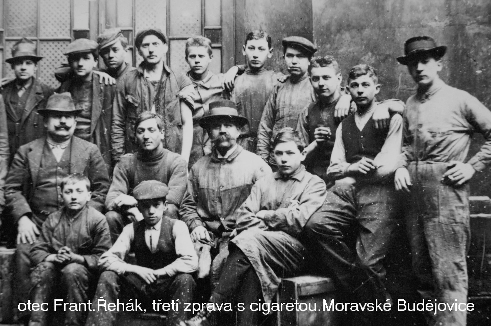 Náhledový obrázek předmětu Dělníci ve strojírně Moravské Budějovice