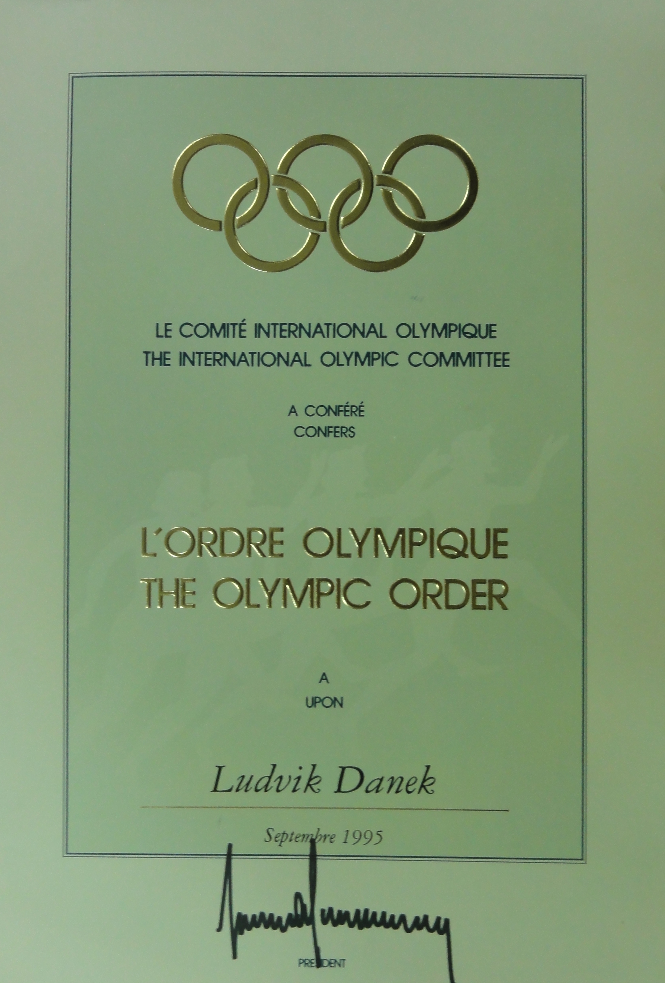 Náhledový obrázek Listina o udělení olympijského řádu L. Daňkovi - 1
