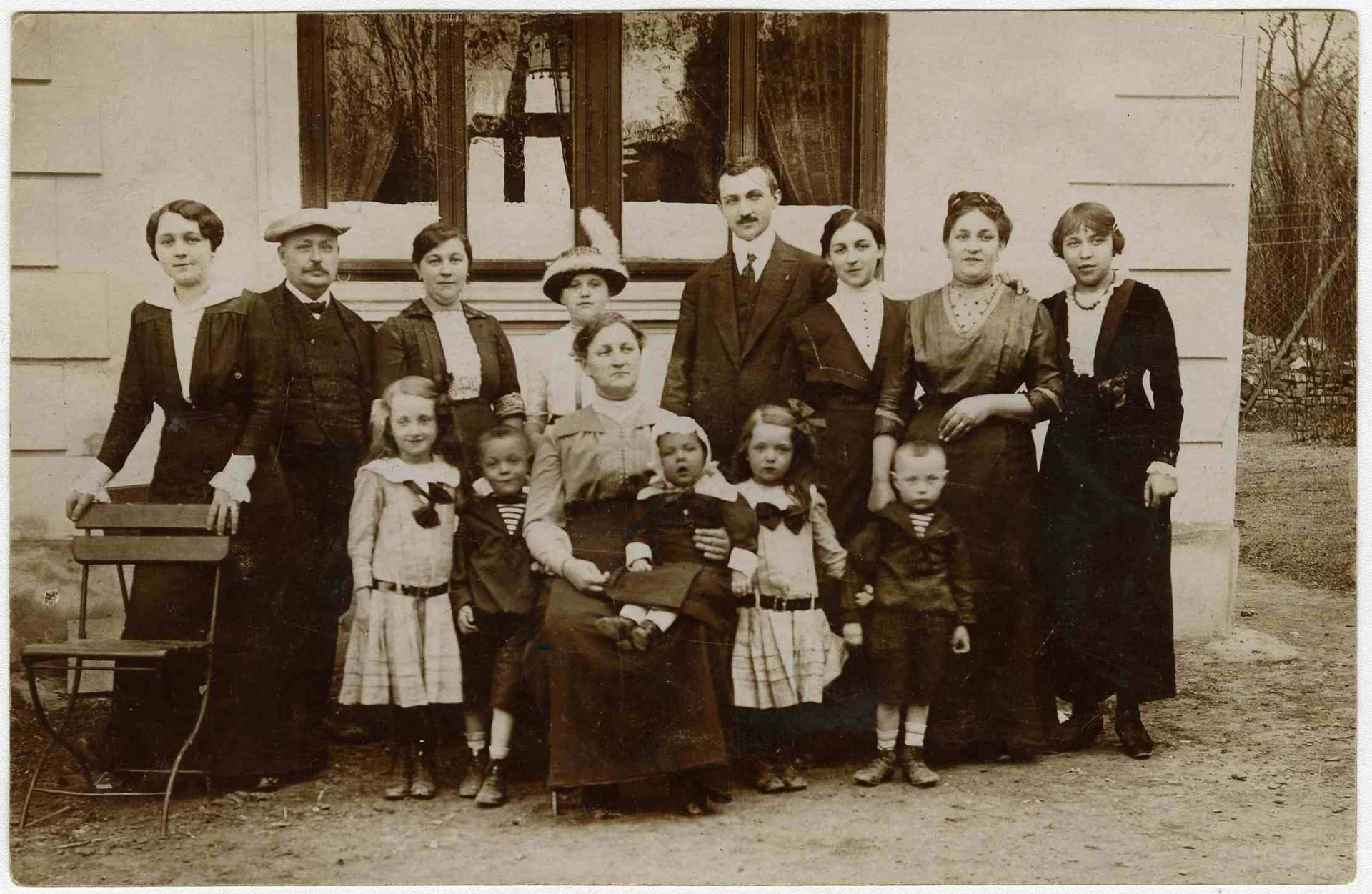 Obrázek Fotografie rodiny Židkovy s dětmi