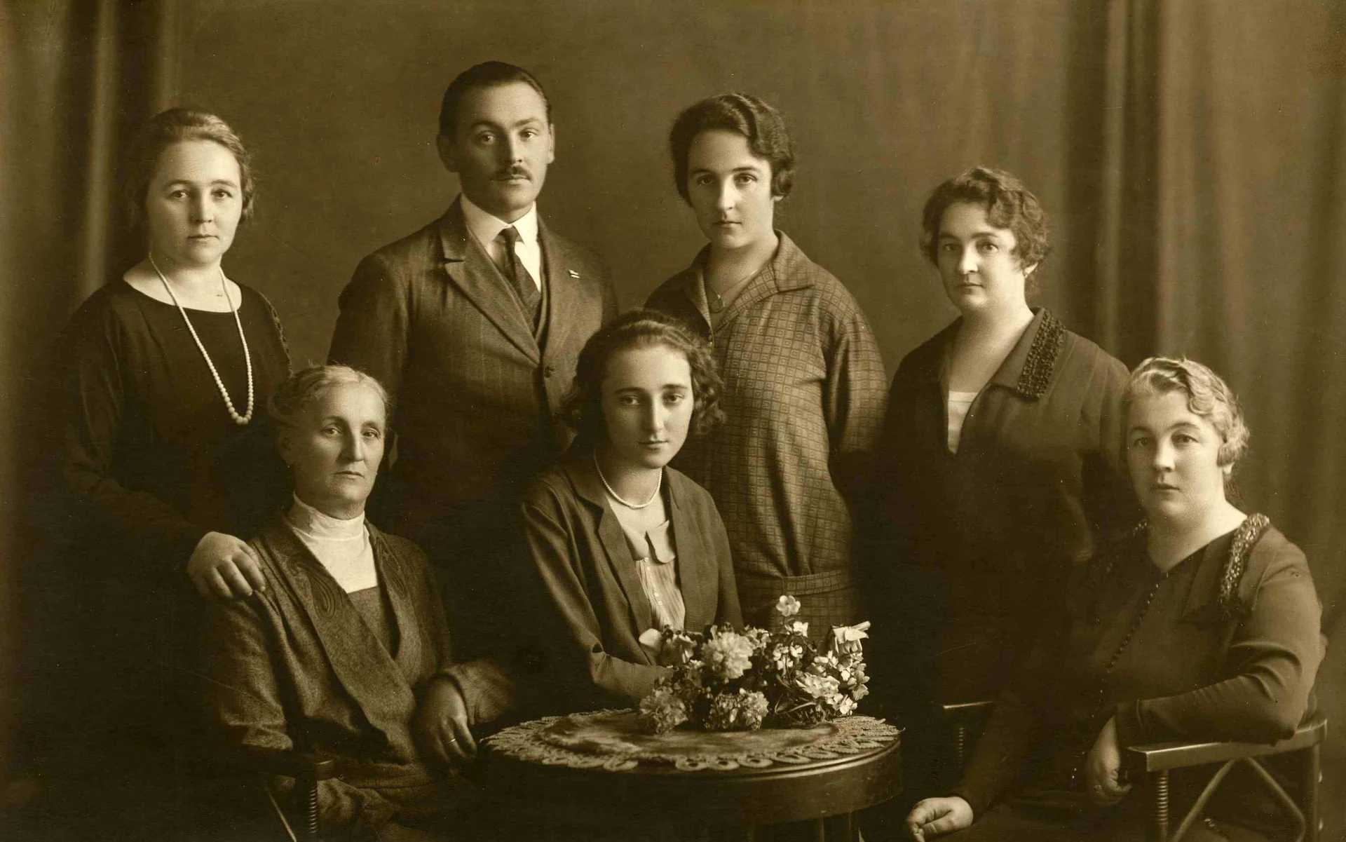 Obrázek Fotografie rodiny Židkovy s dětmi