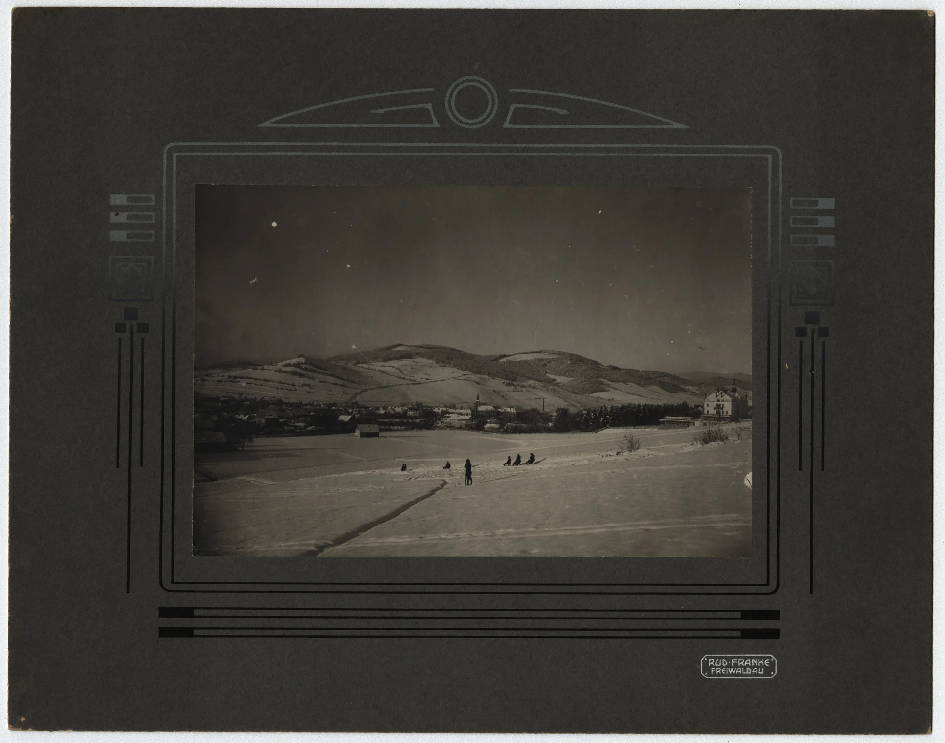 Náhledový obrázek předmětu Zimní fotografie centrální části města Jeseník (před r. 1918)