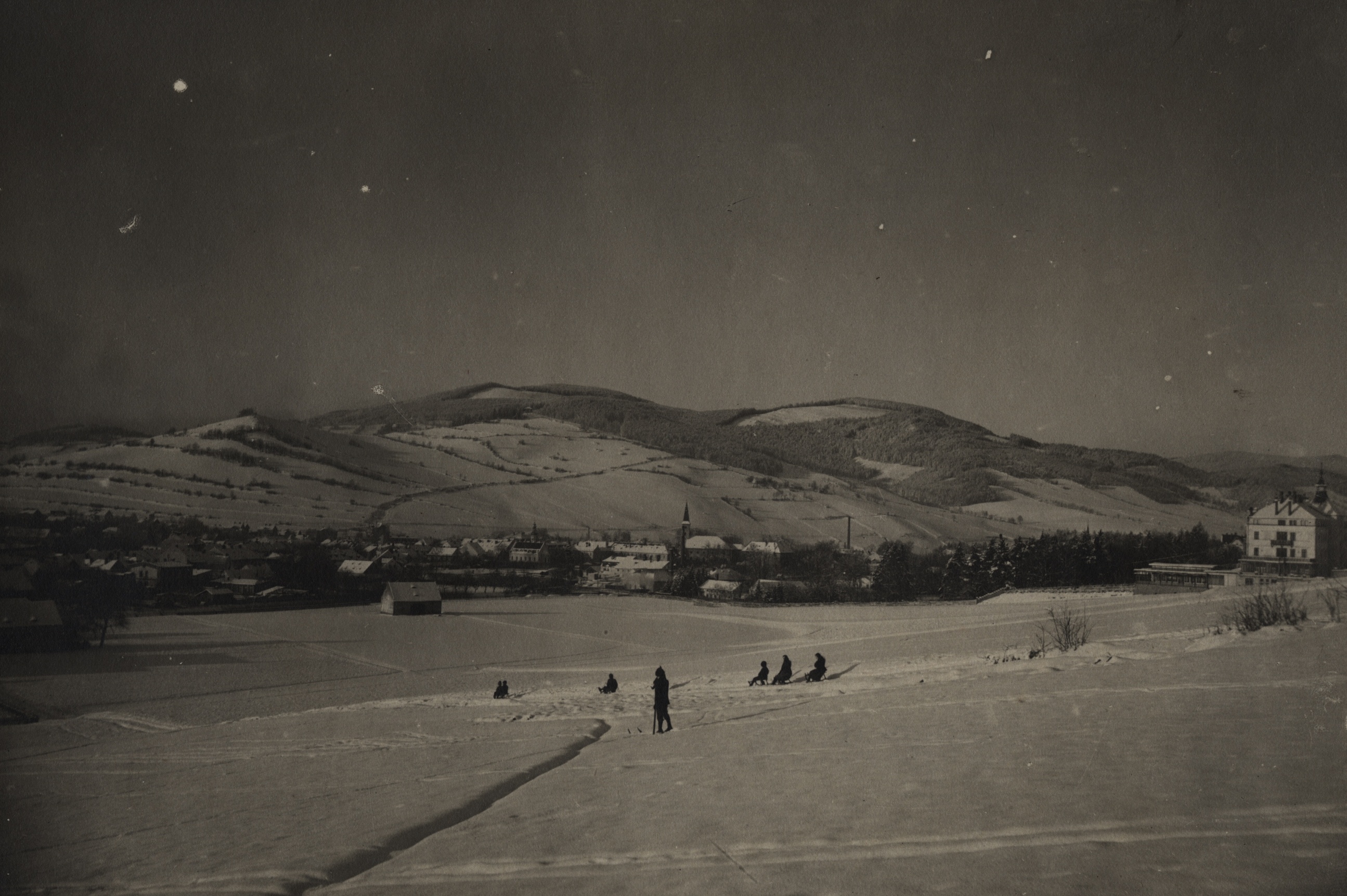 Náhledový obrázek Zimní fotografie centrální části města Jeseník (před r. 1918) - 2