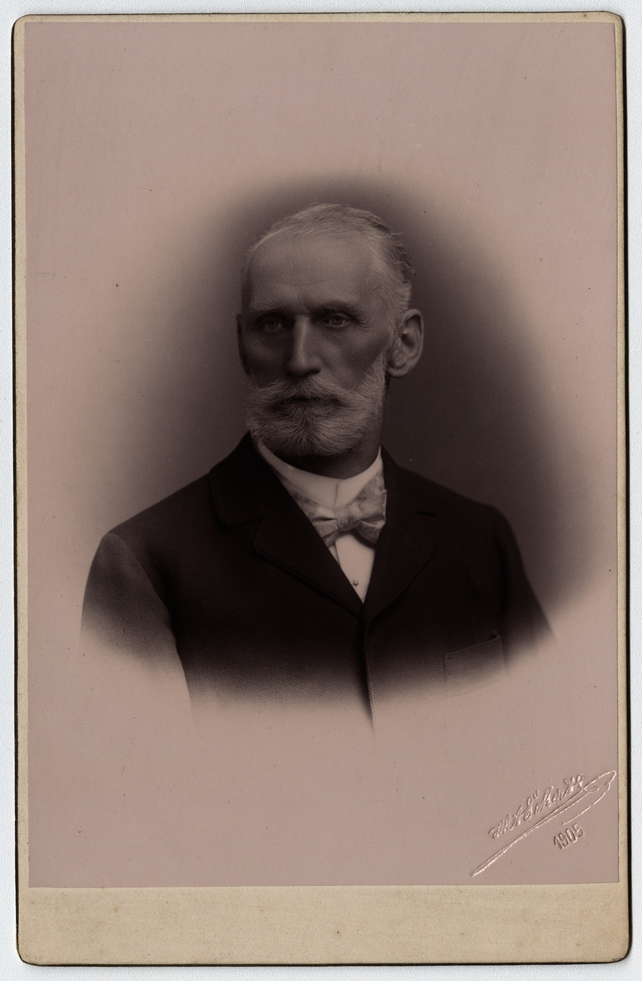 Náhledový obrázek Černobílá fotografie hejtmana Johanna Rippera (1904) - 1