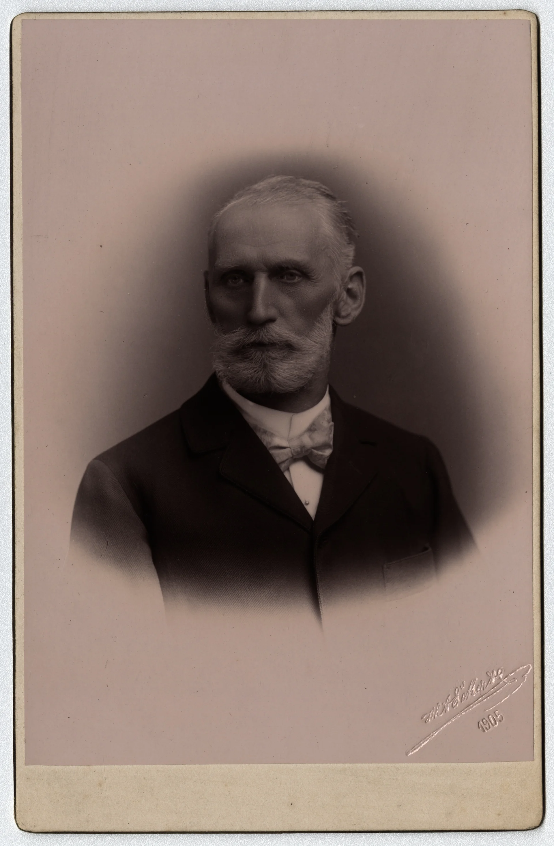 Náhledový obrázek předmětu Černobílá fotografie hejtmana Johanna Rippera (1904)