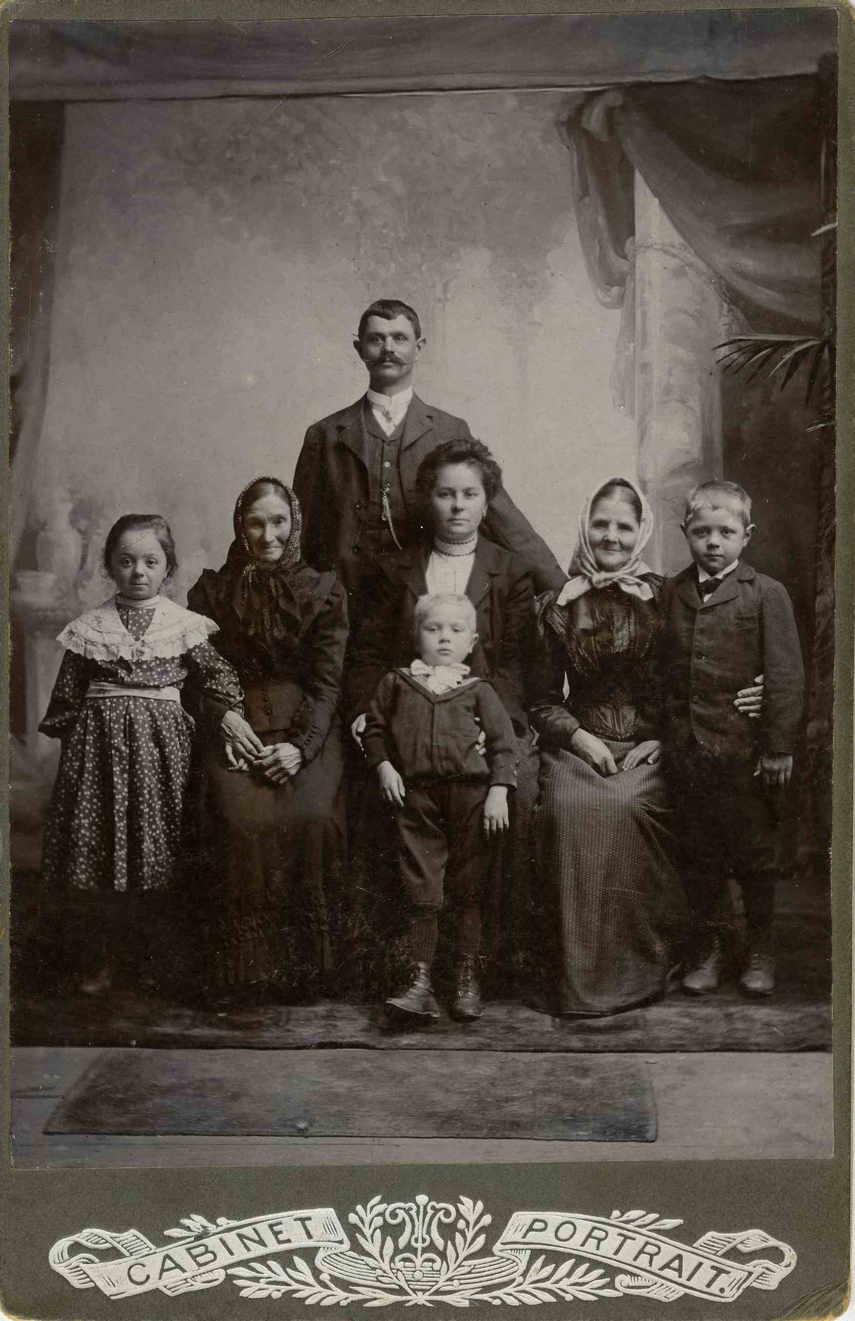Náhledový obrázek Rodina Benešova - 1